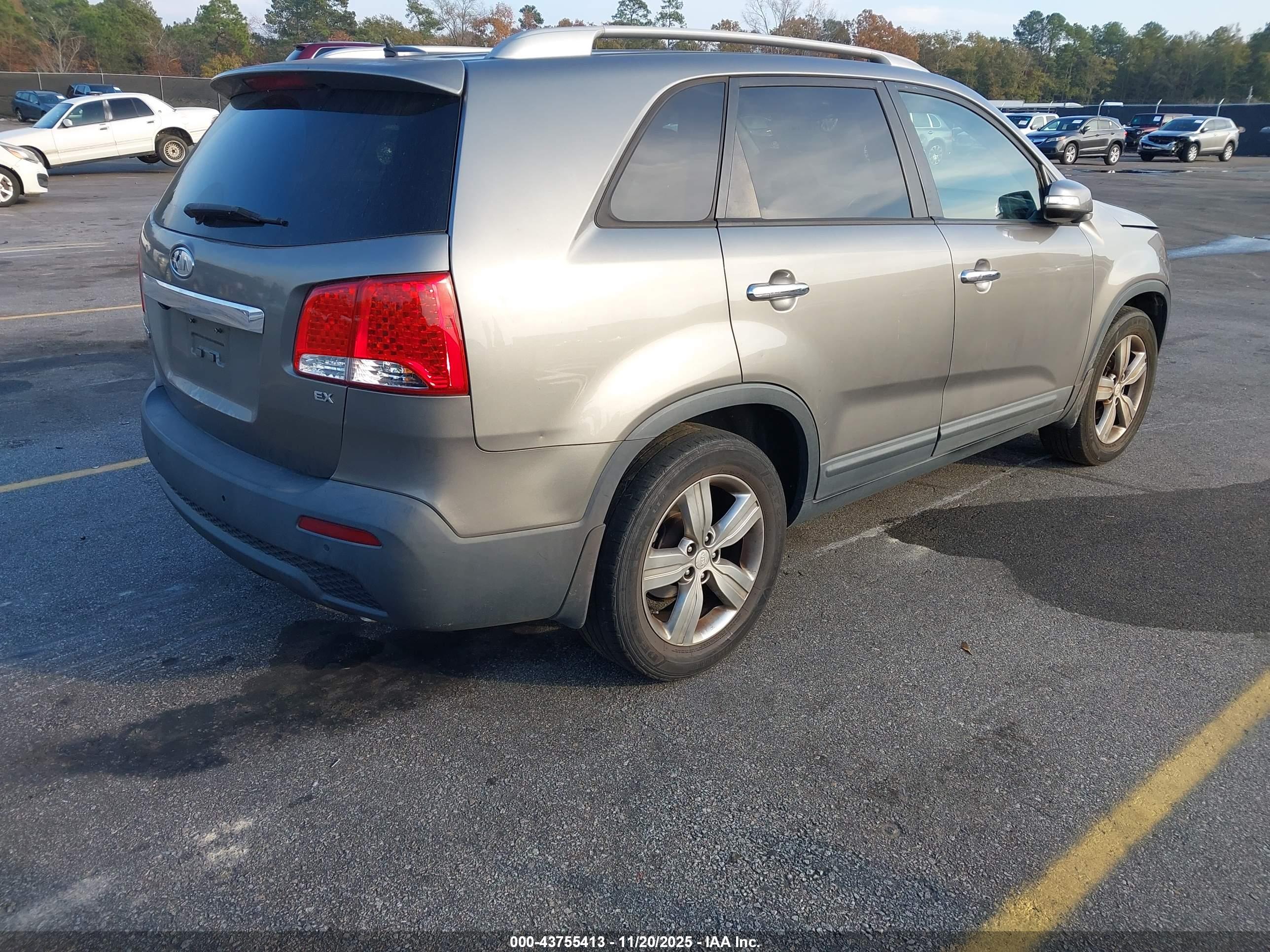 KIA SORENTO image 4