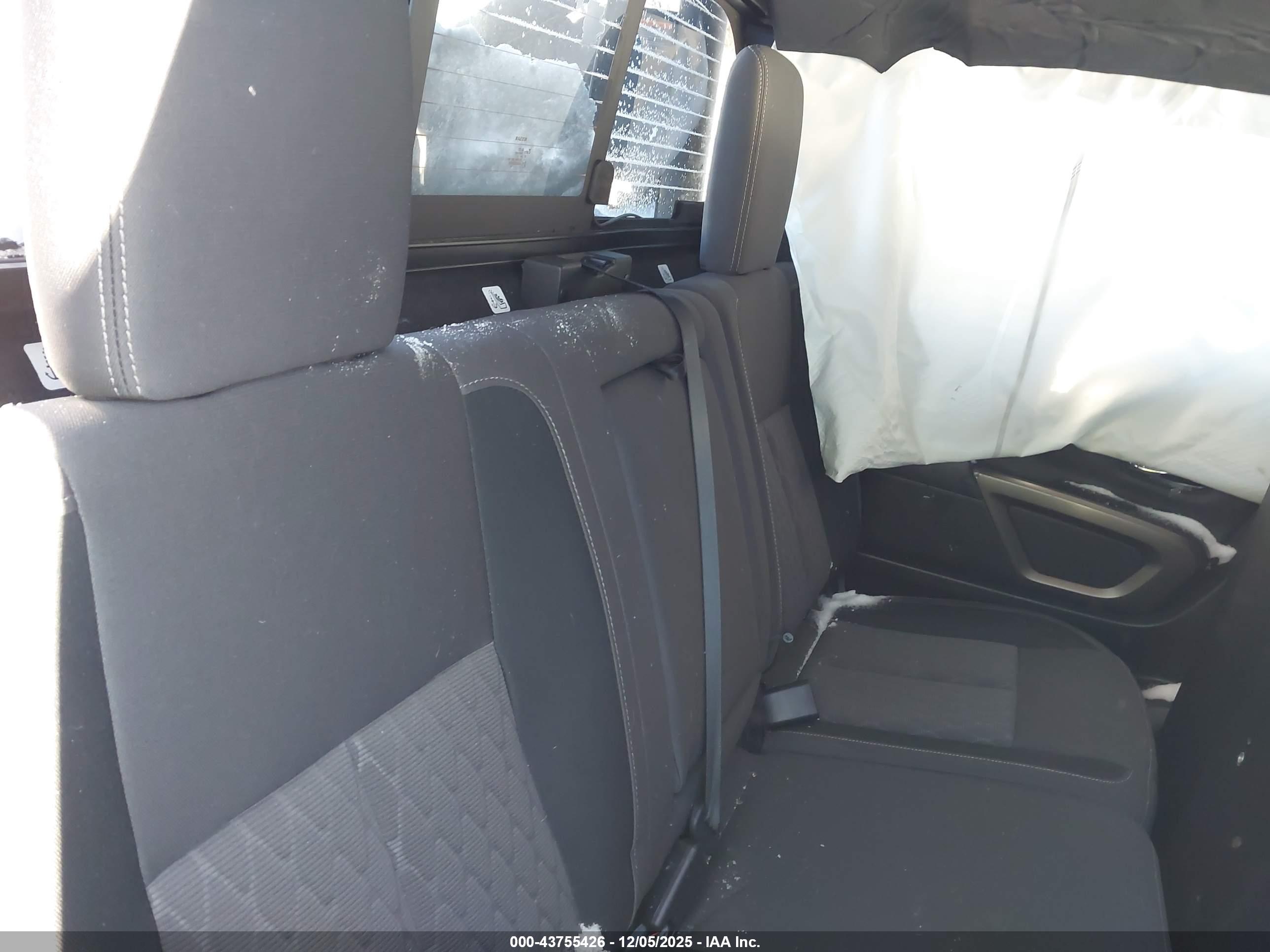 NISSAN TITAN image 8