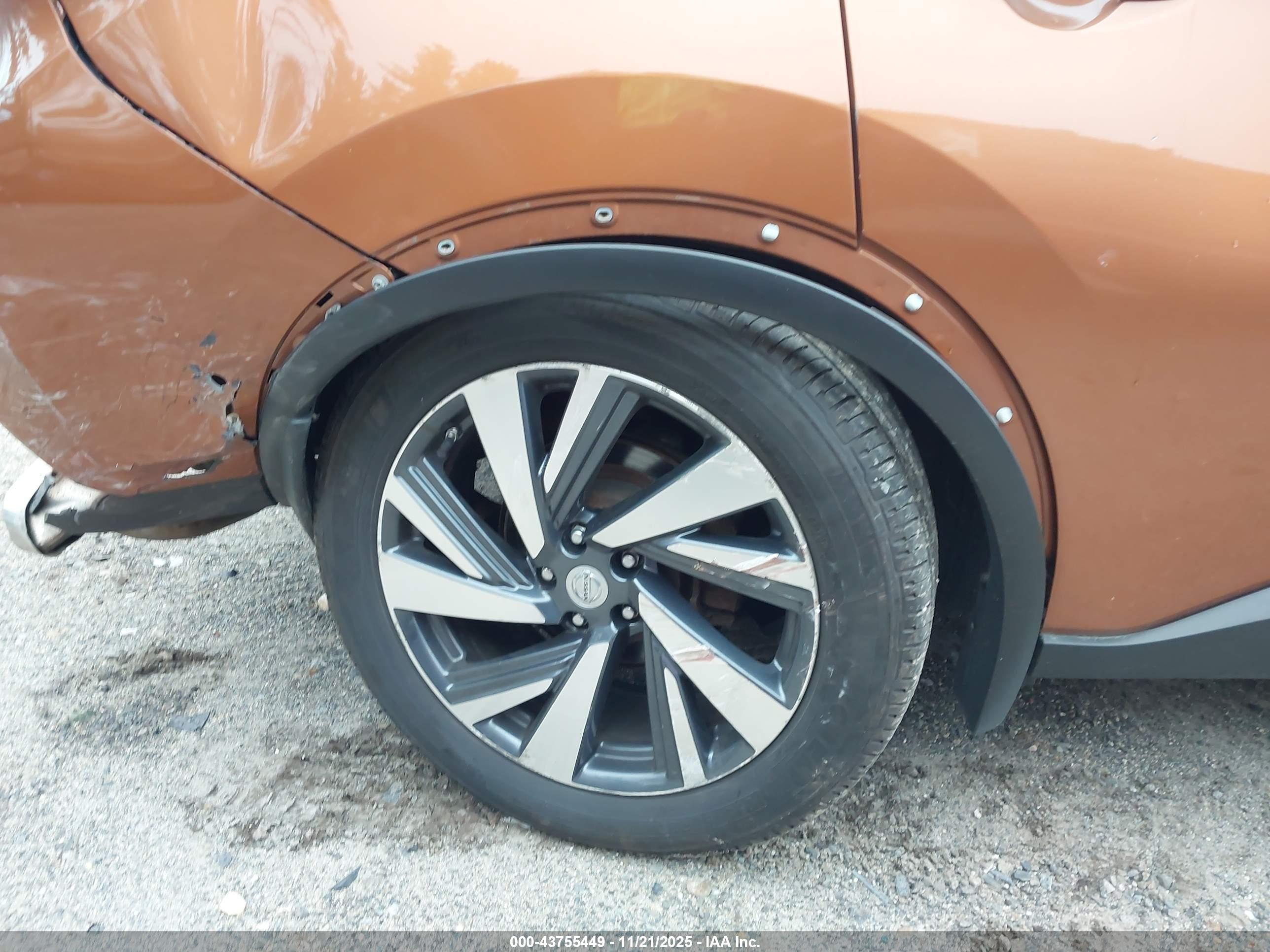 NISSAN MURANO image 6