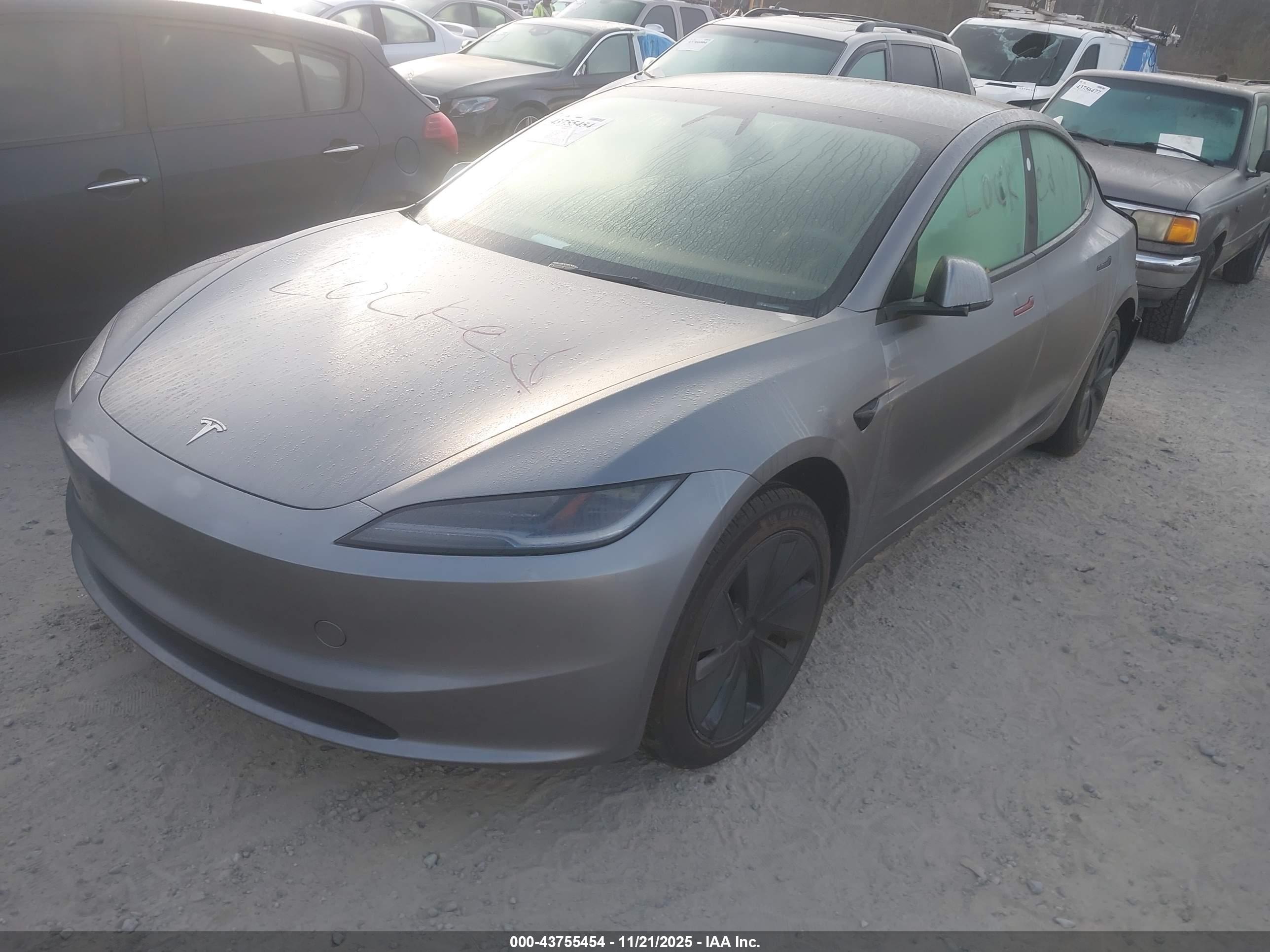 TESLA MODEL image 2