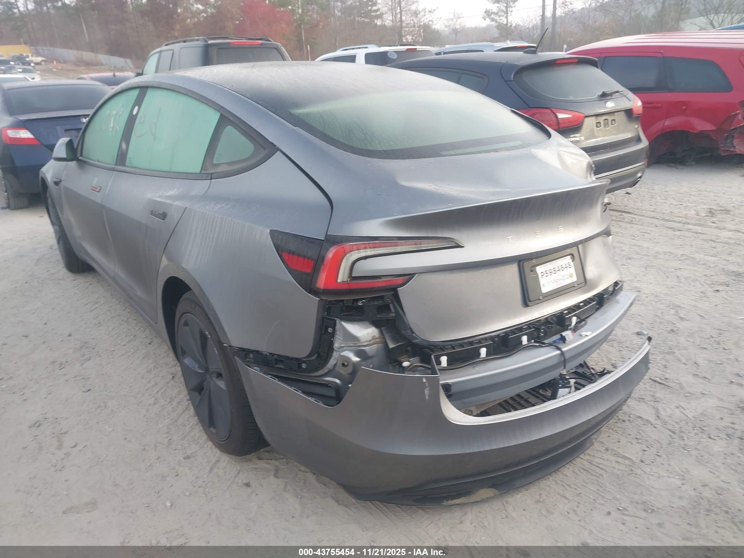 TESLA MODEL image 3