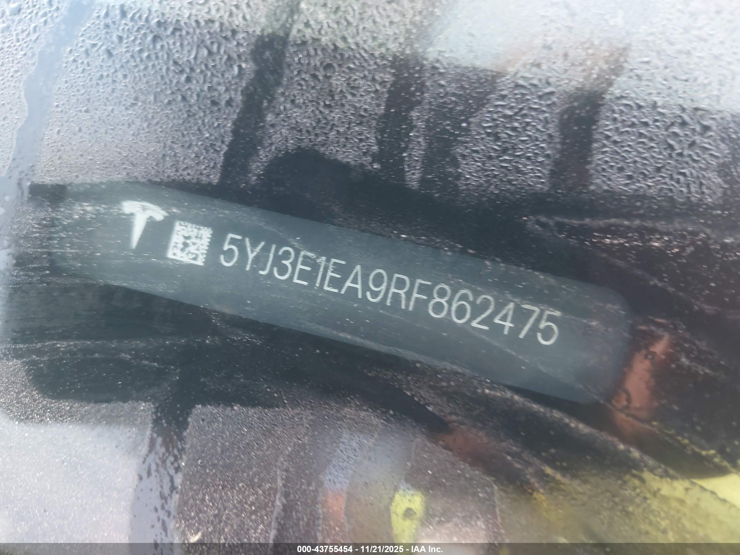 TESLA MODEL image 9