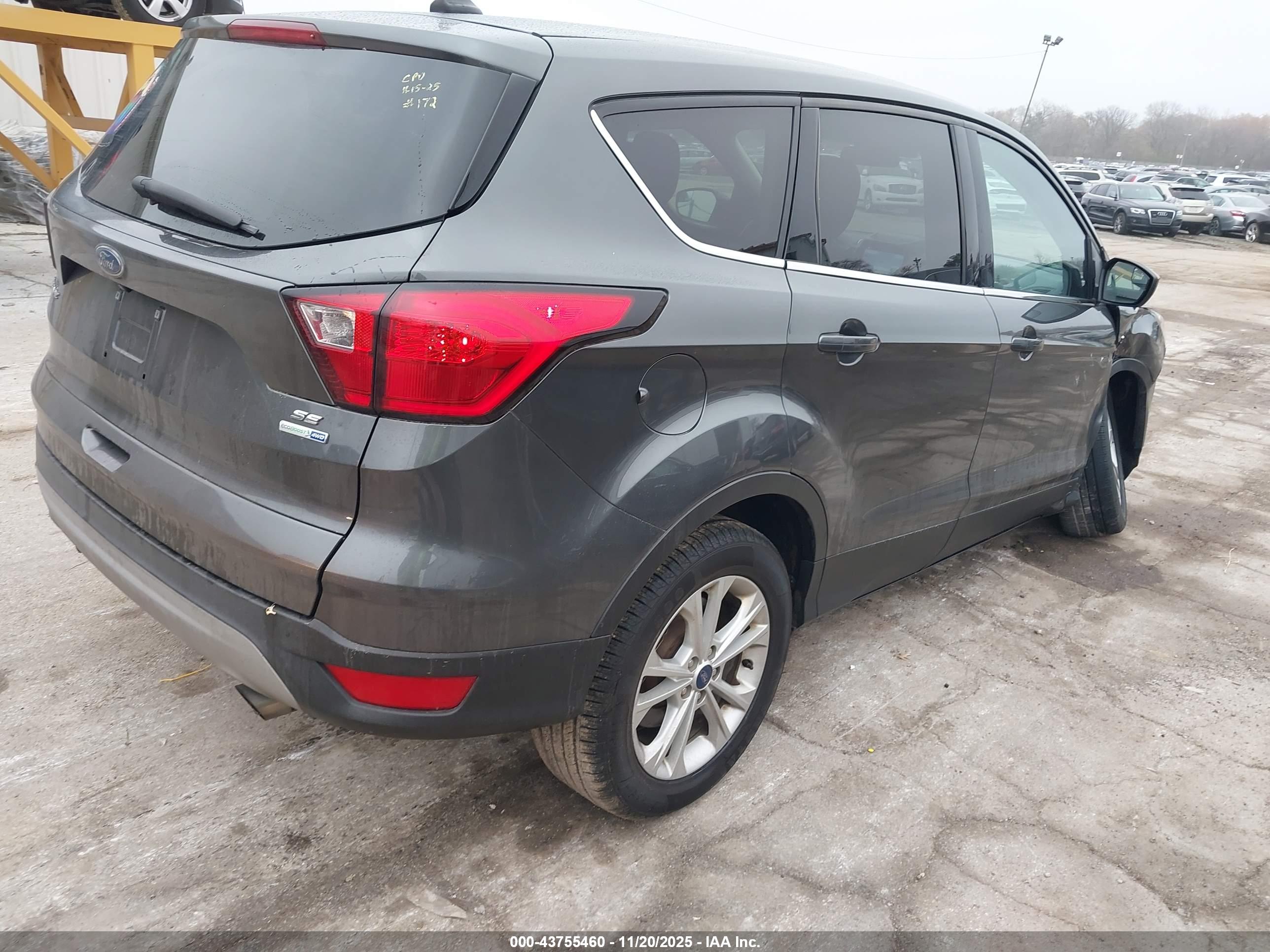 FORD ESCAPE image 4