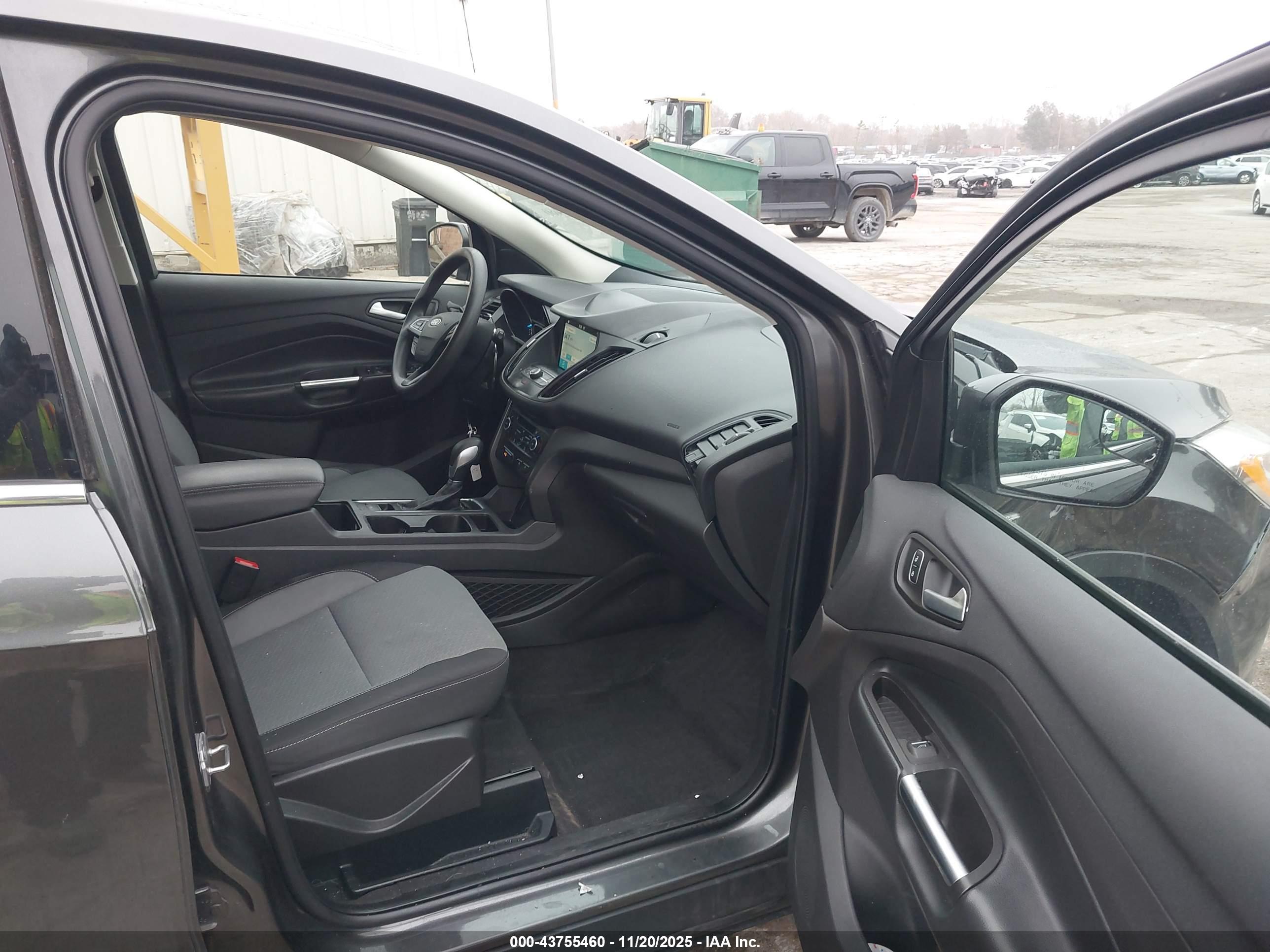 FORD ESCAPE image 5