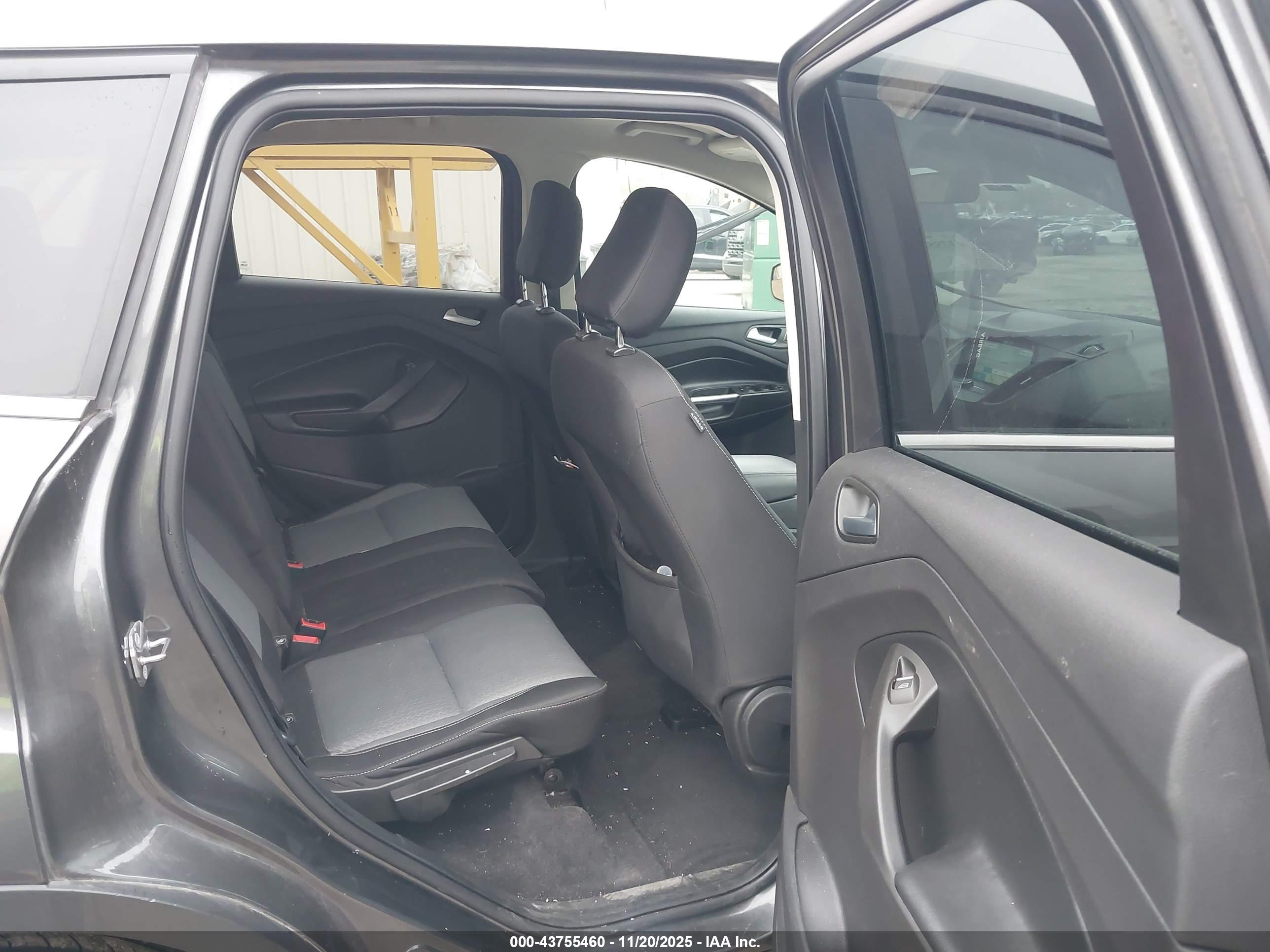 FORD ESCAPE image 8