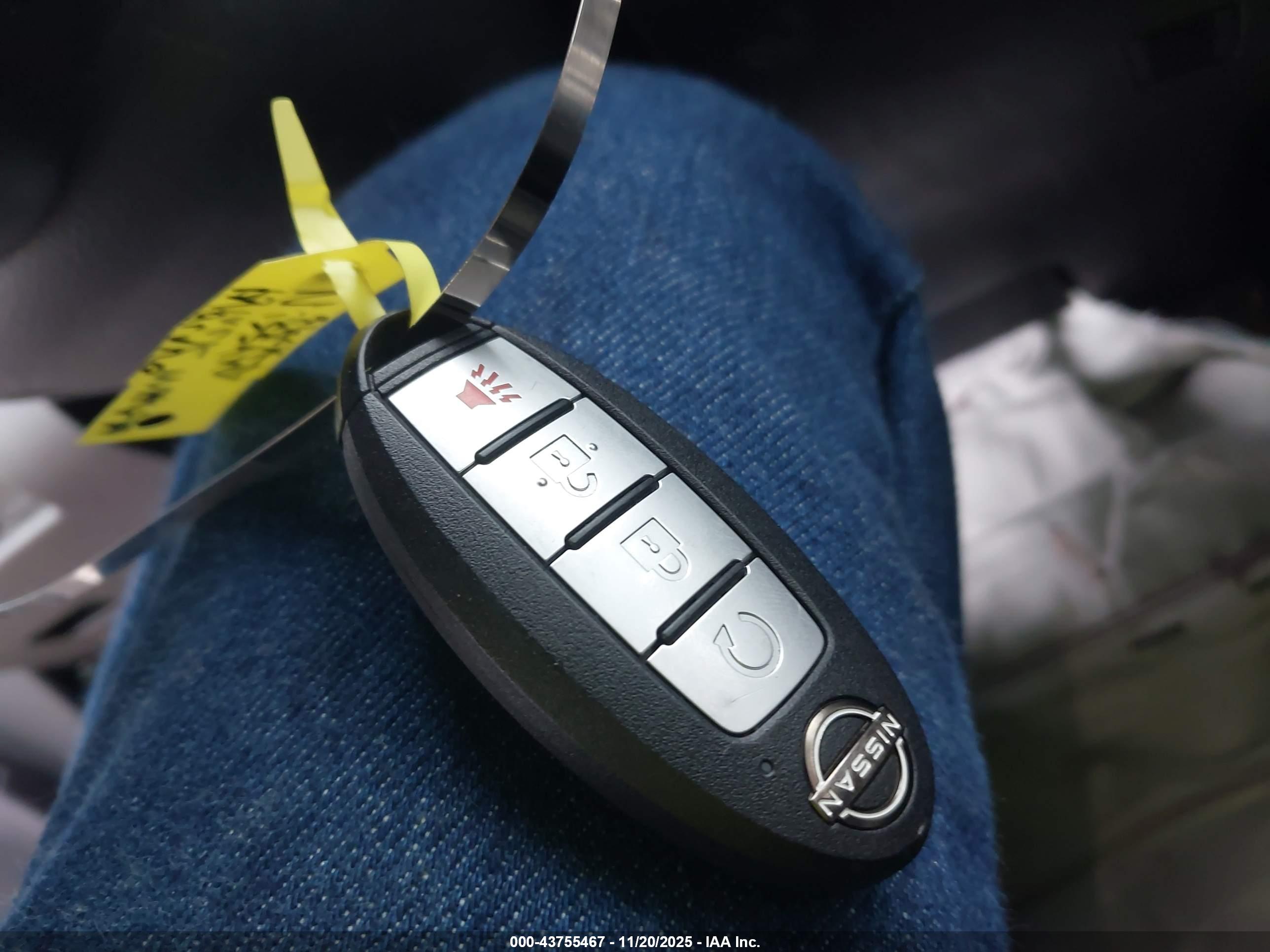 NISSAN MURANO image 11