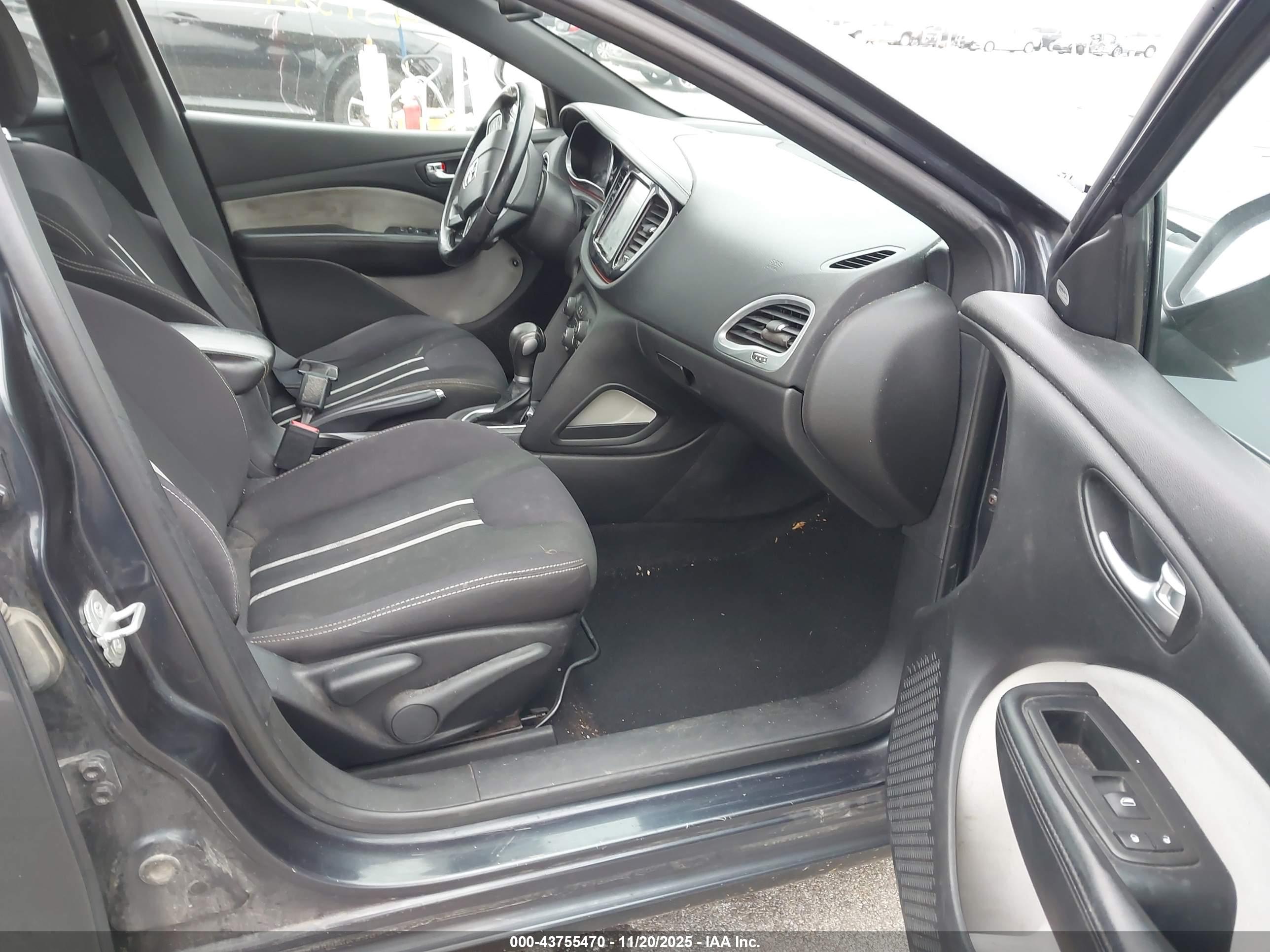 DODGE DART image 5