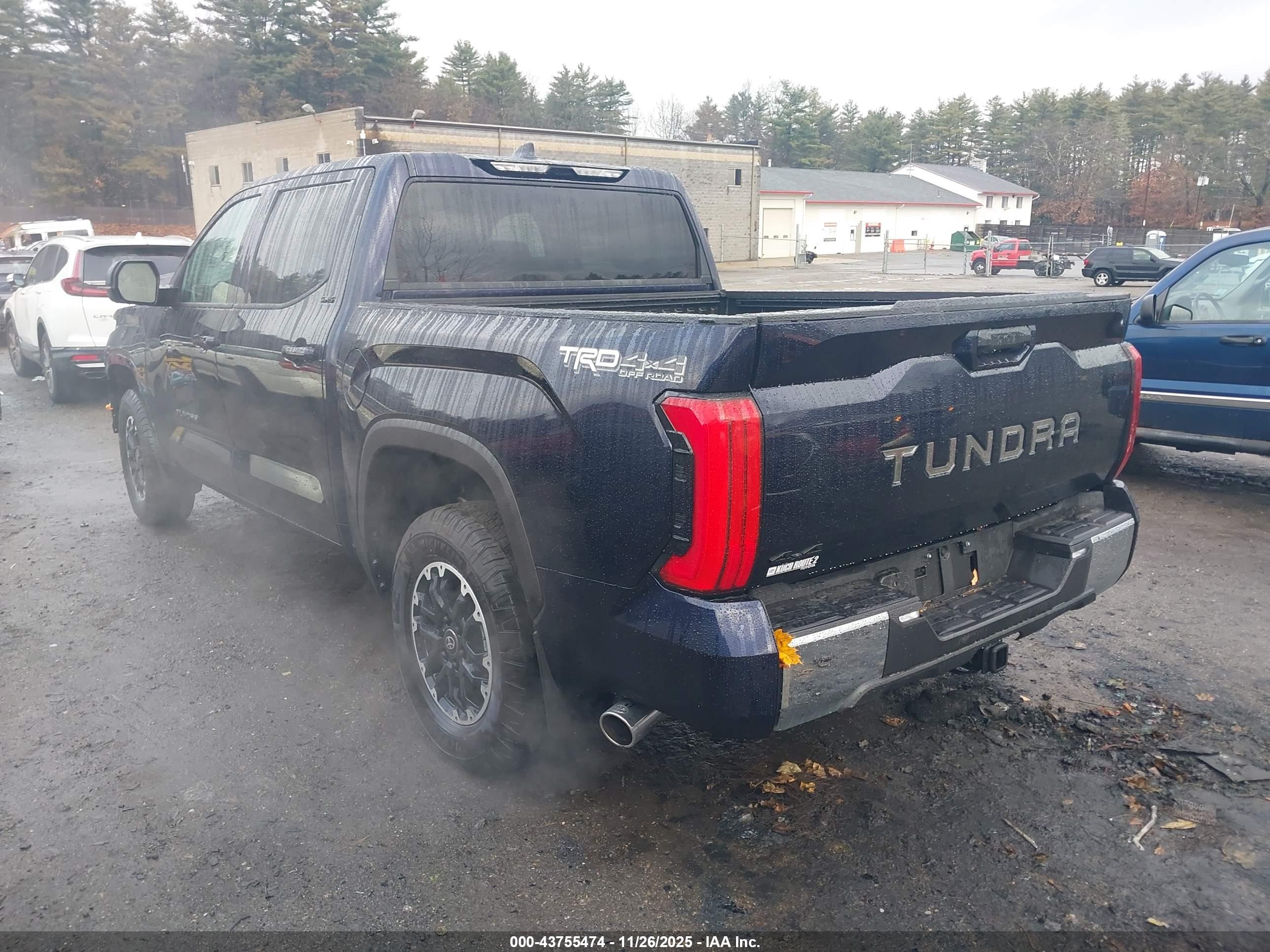 TOYOTA TUNDRA image 3