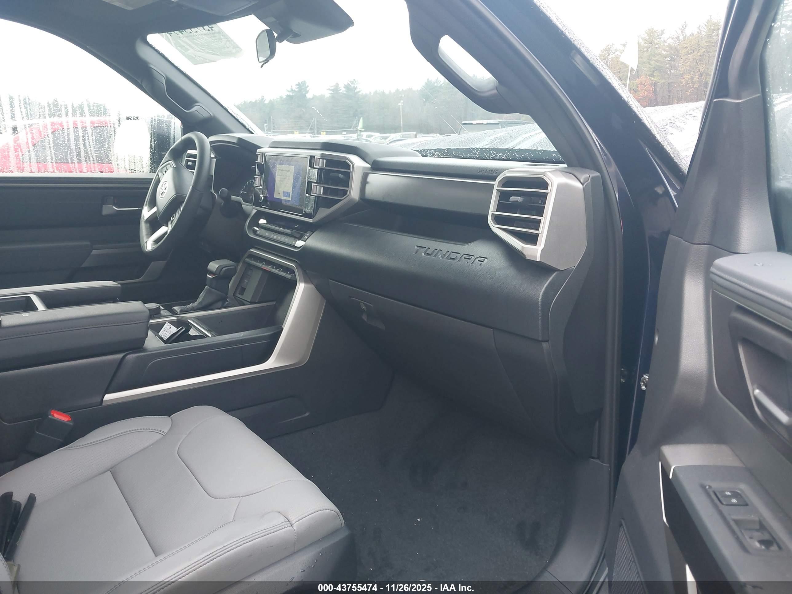TOYOTA TUNDRA image 5