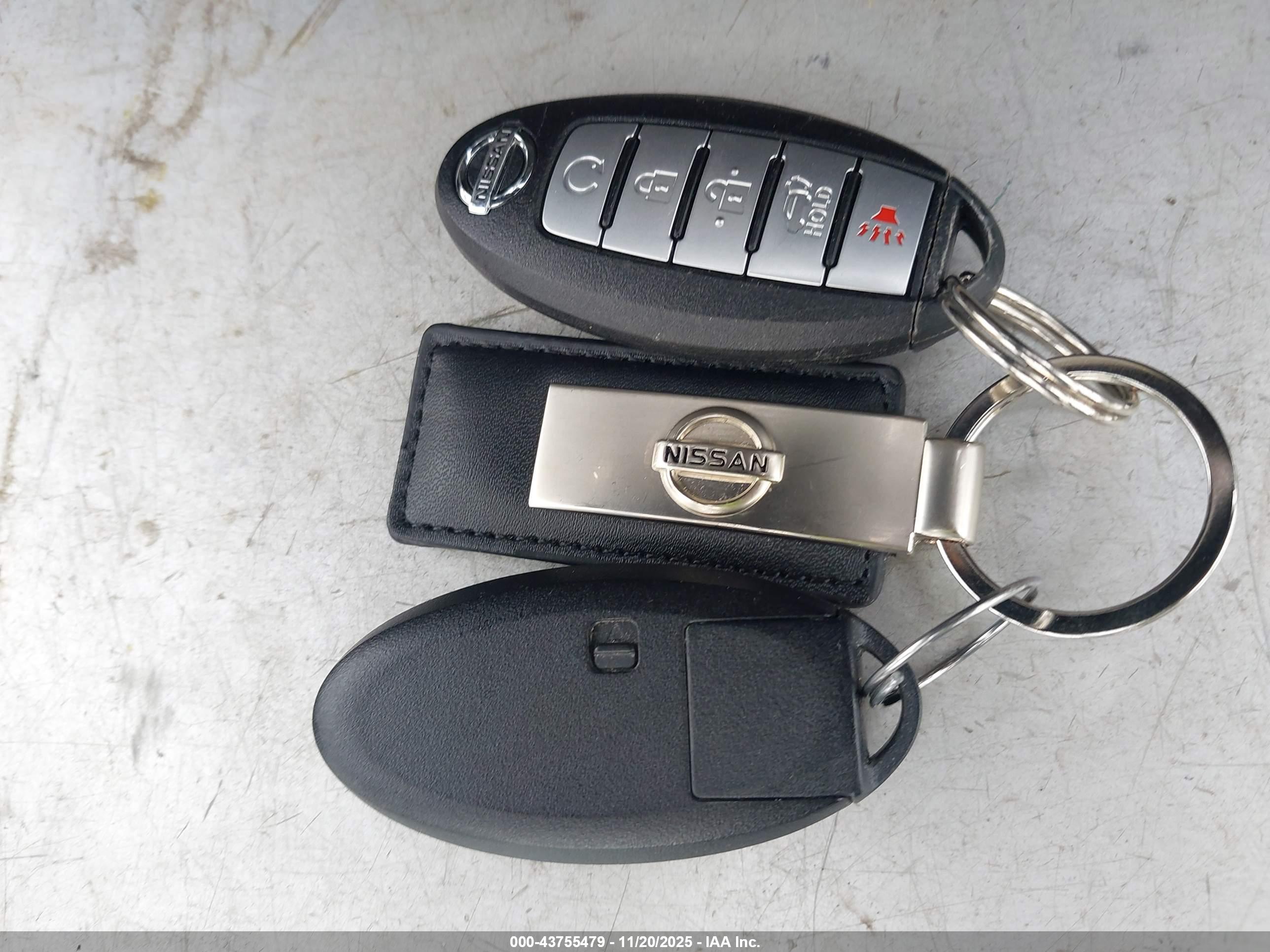NISSAN ROGUE image 11