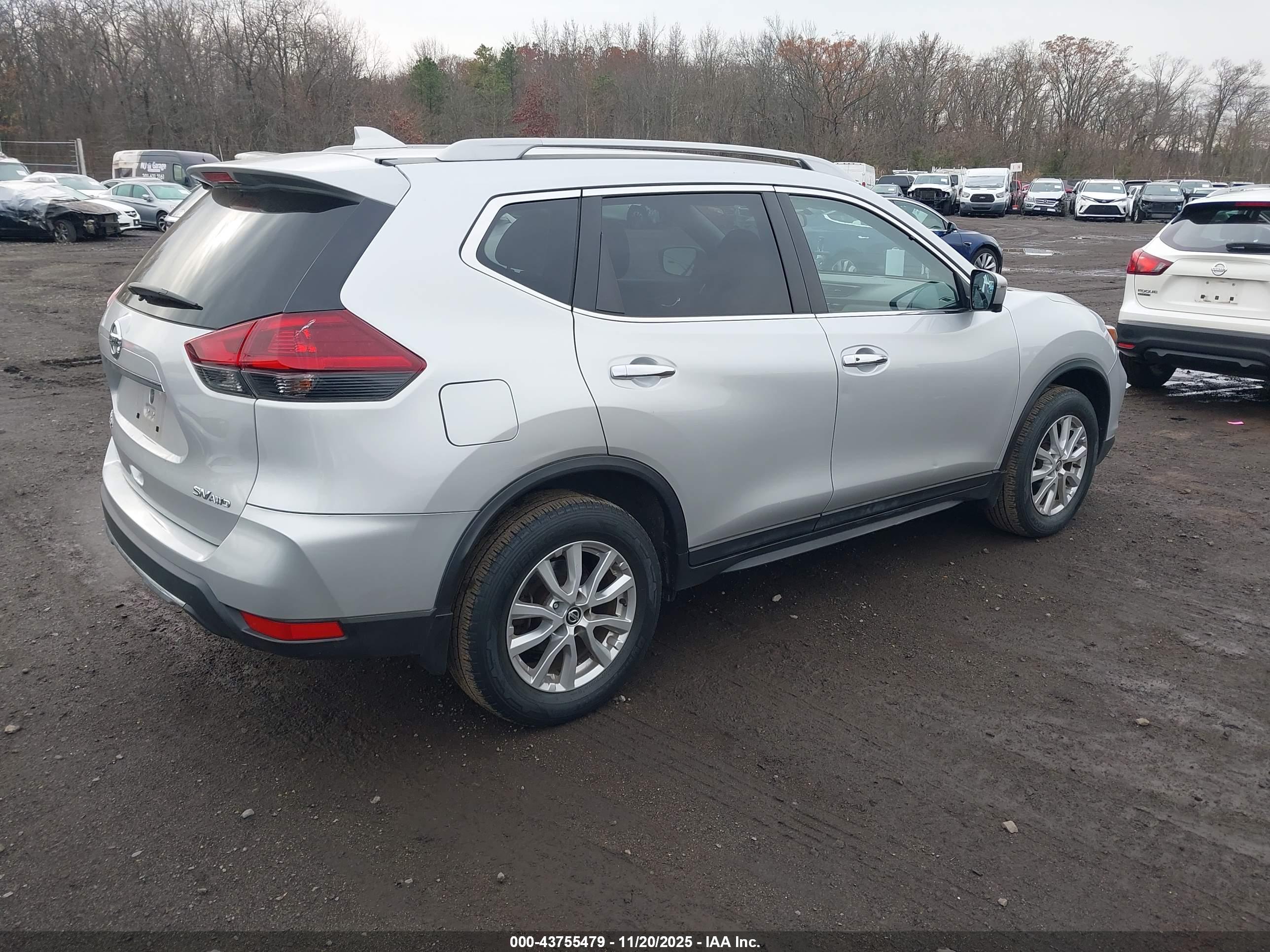 NISSAN ROGUE image 4