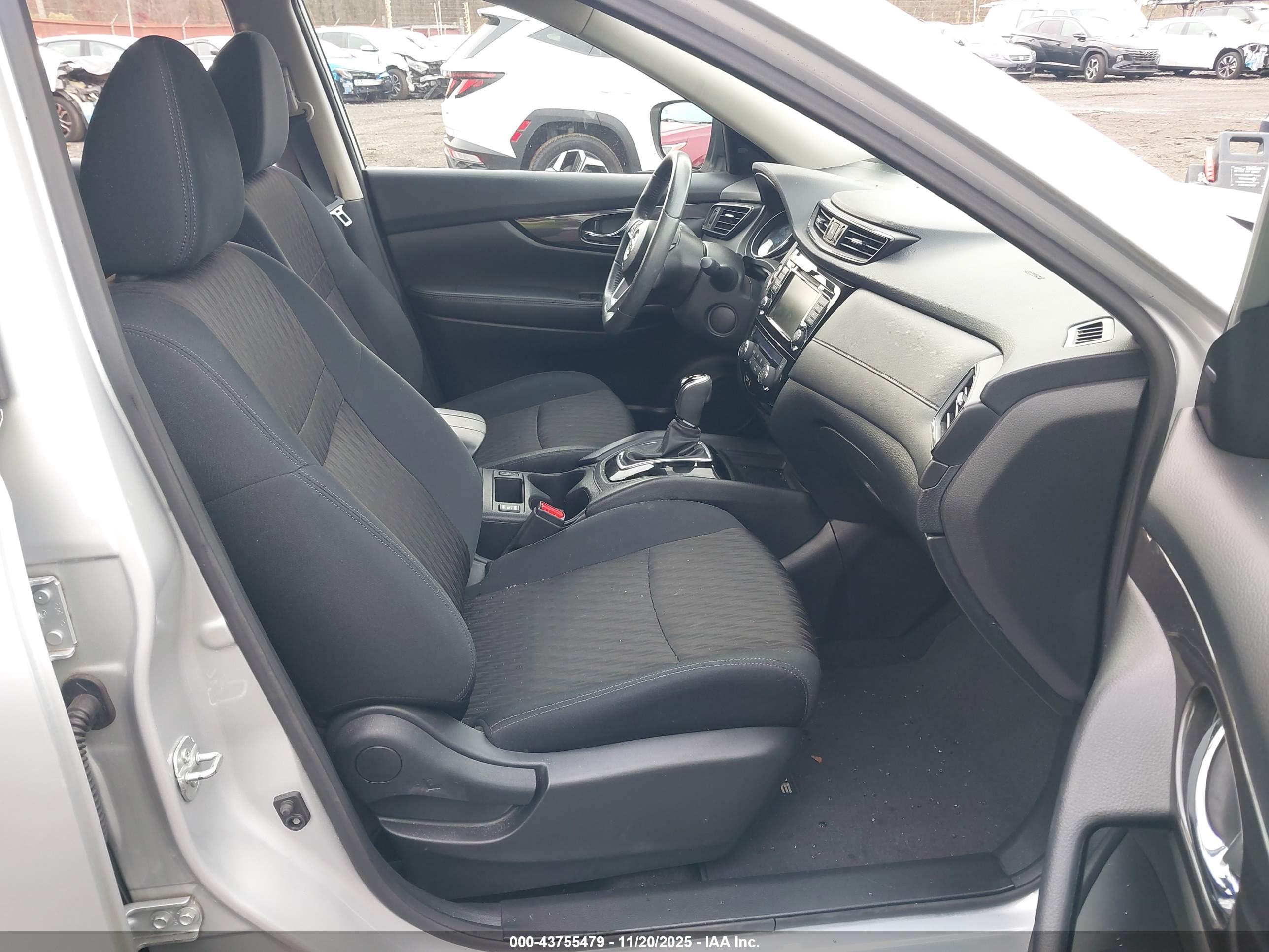 NISSAN ROGUE image 5