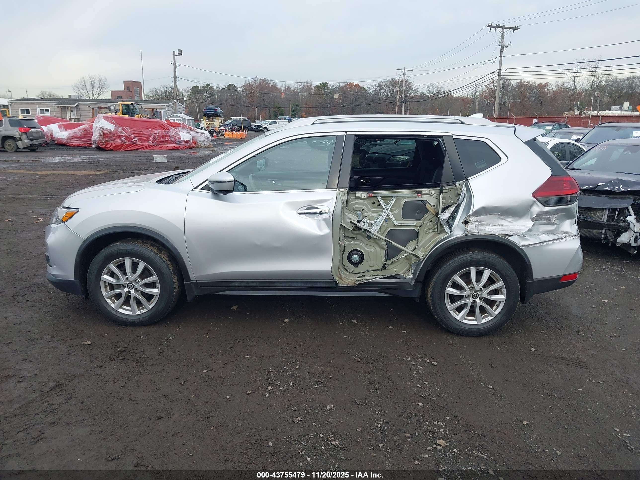NISSAN ROGUE image 6