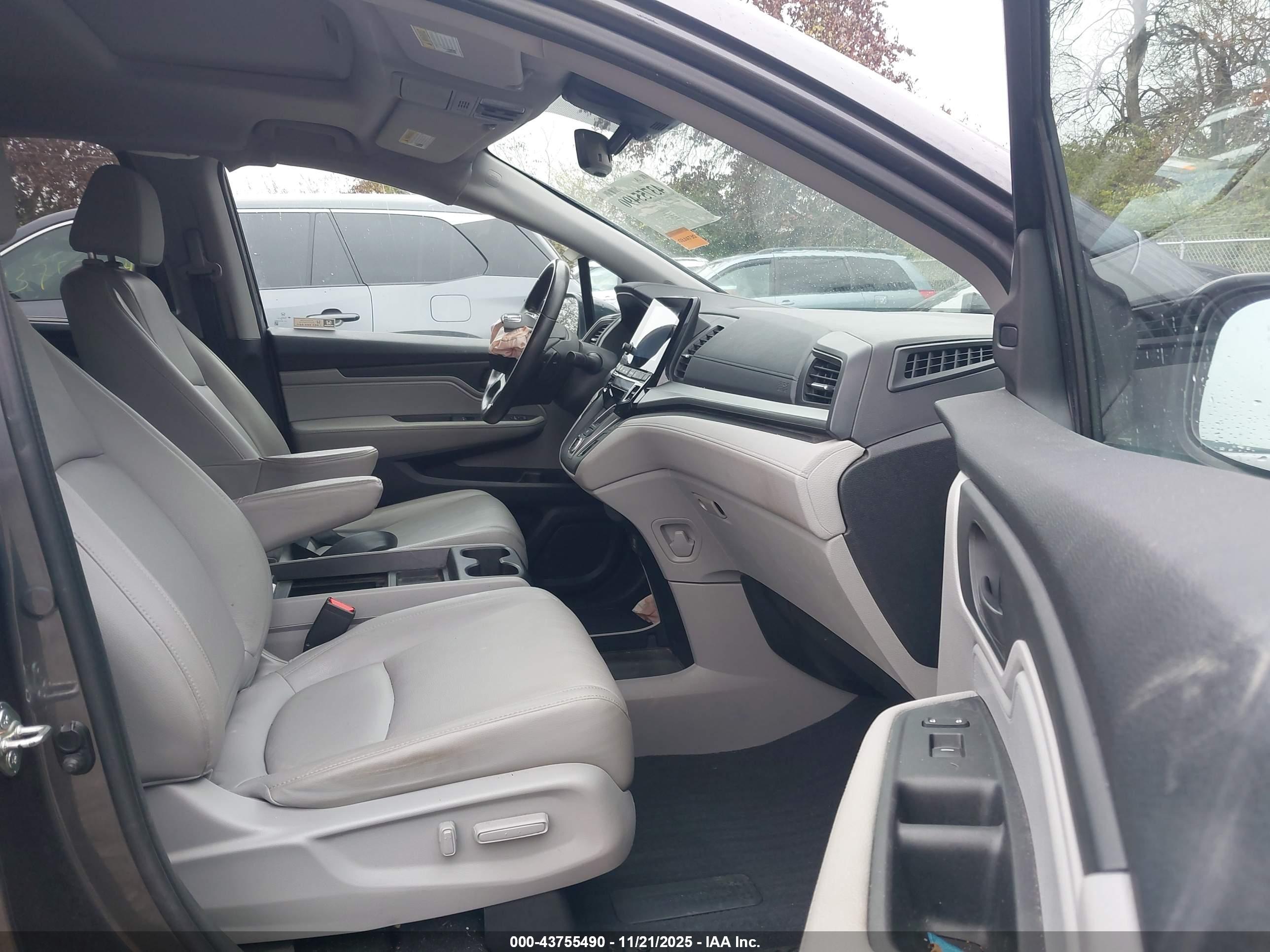 HONDA ODYSSEY image 5