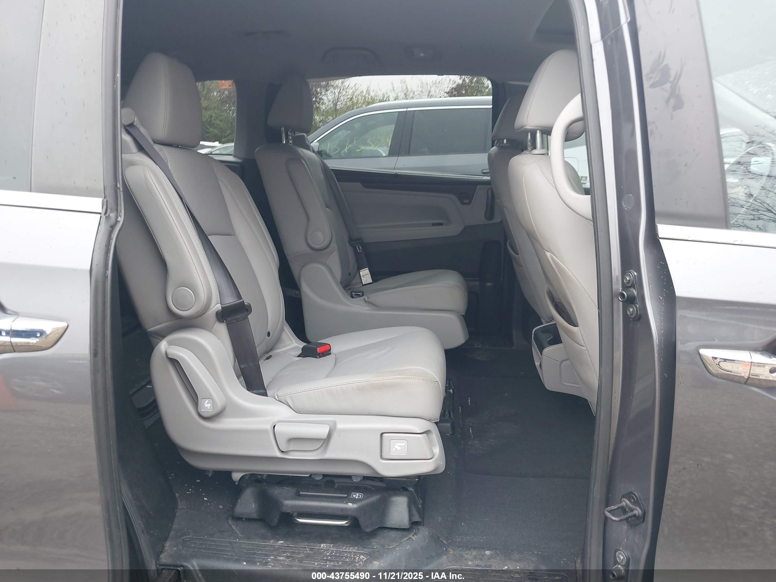 HONDA ODYSSEY image 8