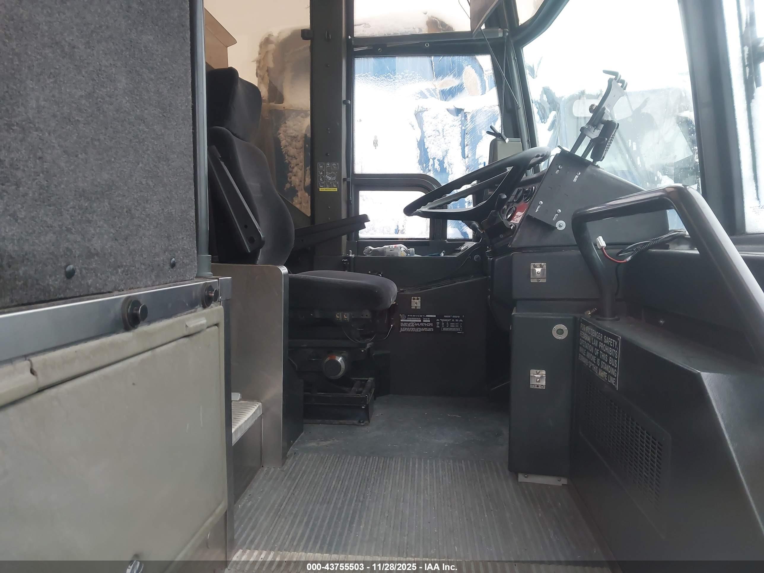 PREVOST BUS image 5