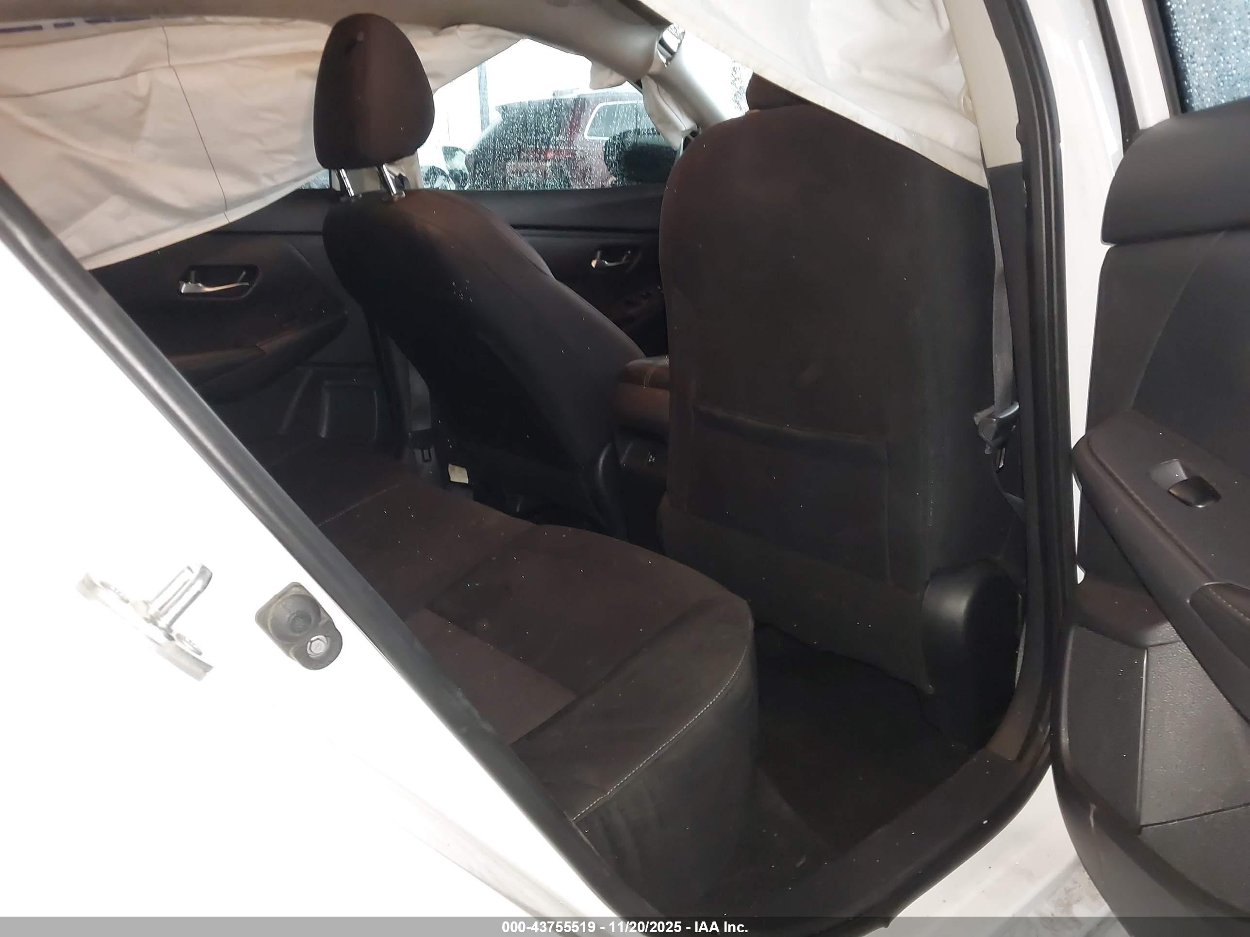 NISSAN SENTRA image 8
