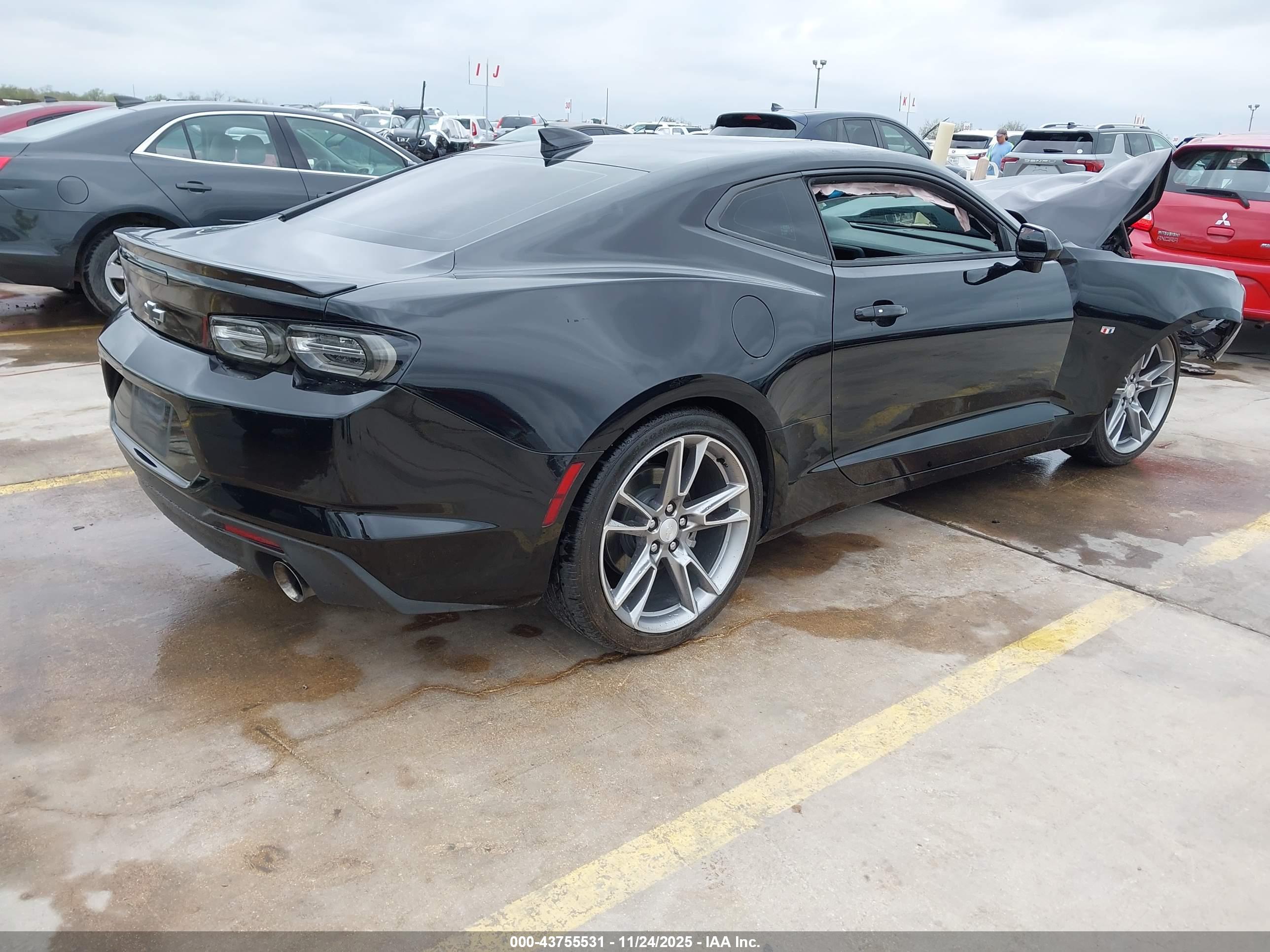 CHEVROLET CAMARO image 4