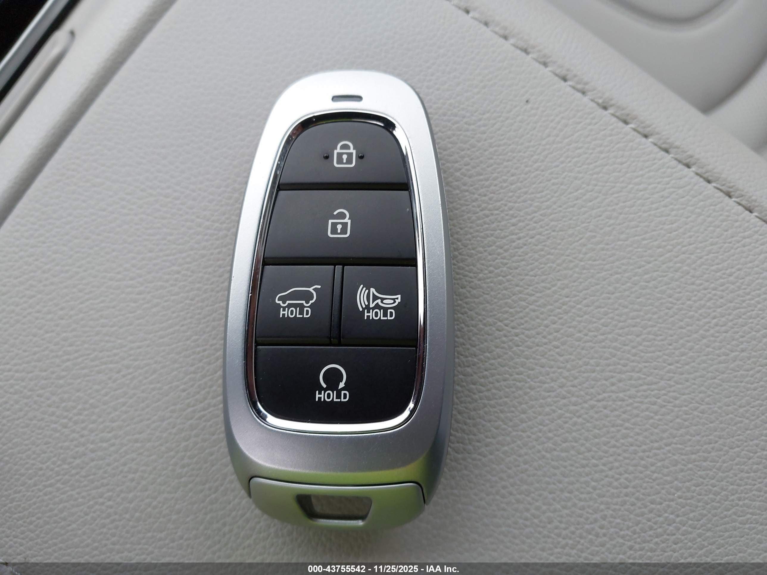HYUNDAI TUCSON image 11