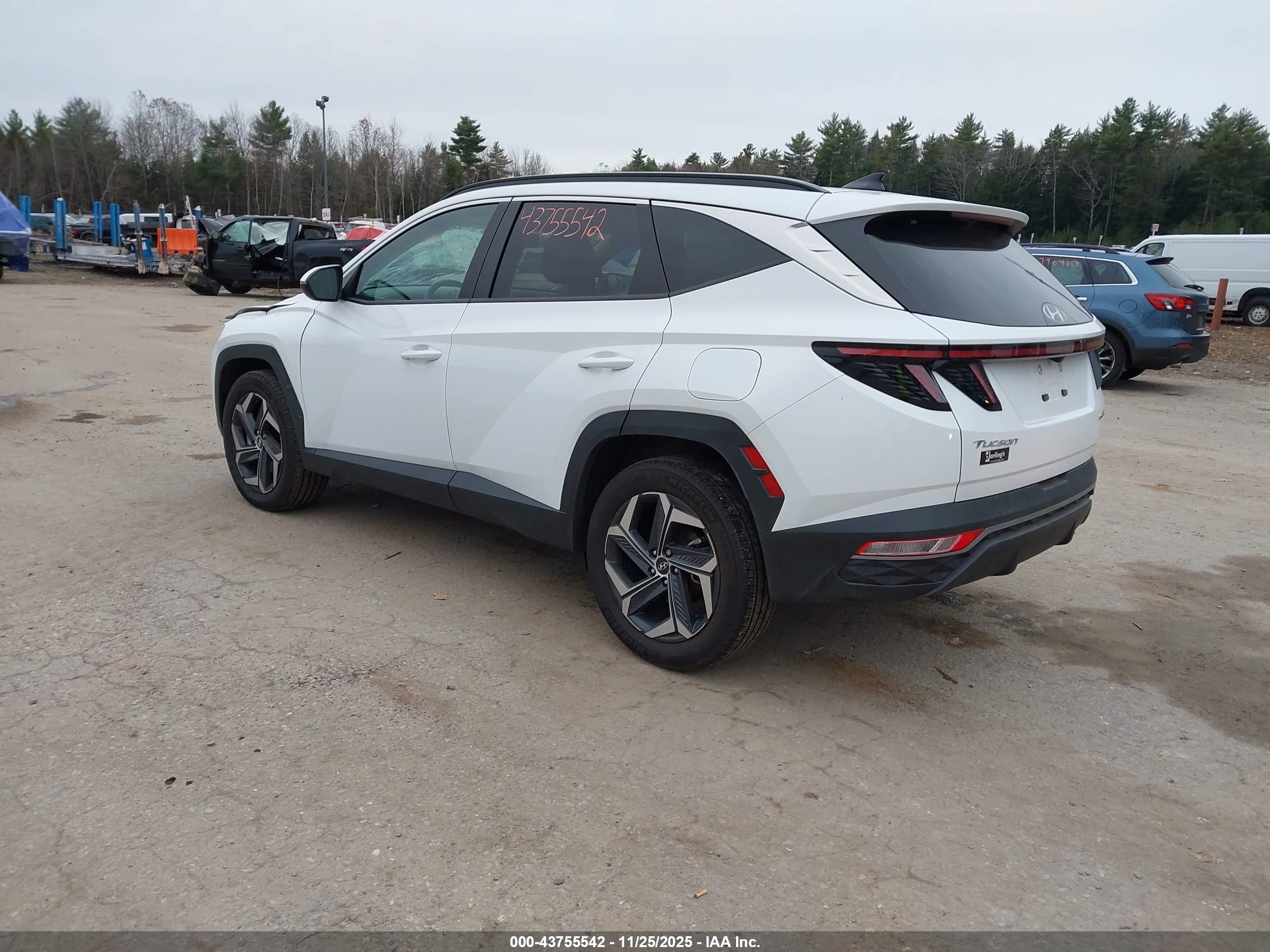 HYUNDAI TUCSON image 3