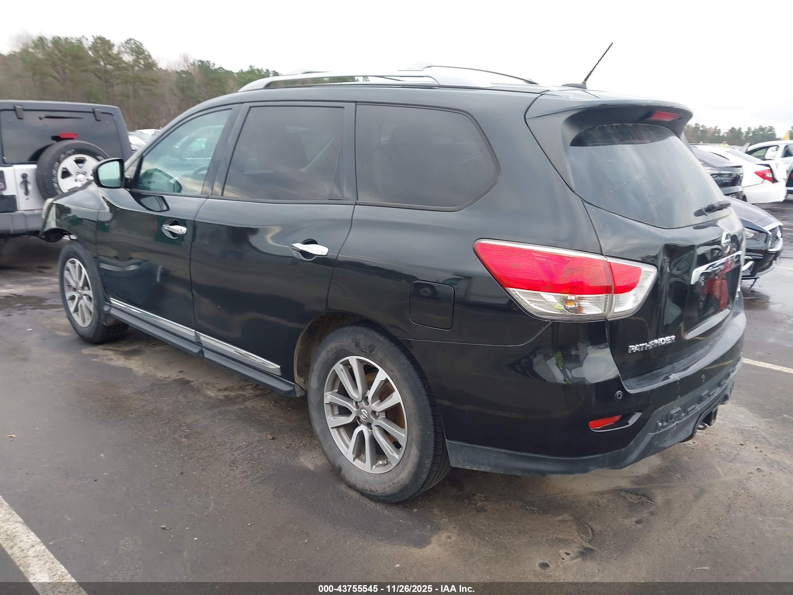 NISSAN PATHFINDER image 3