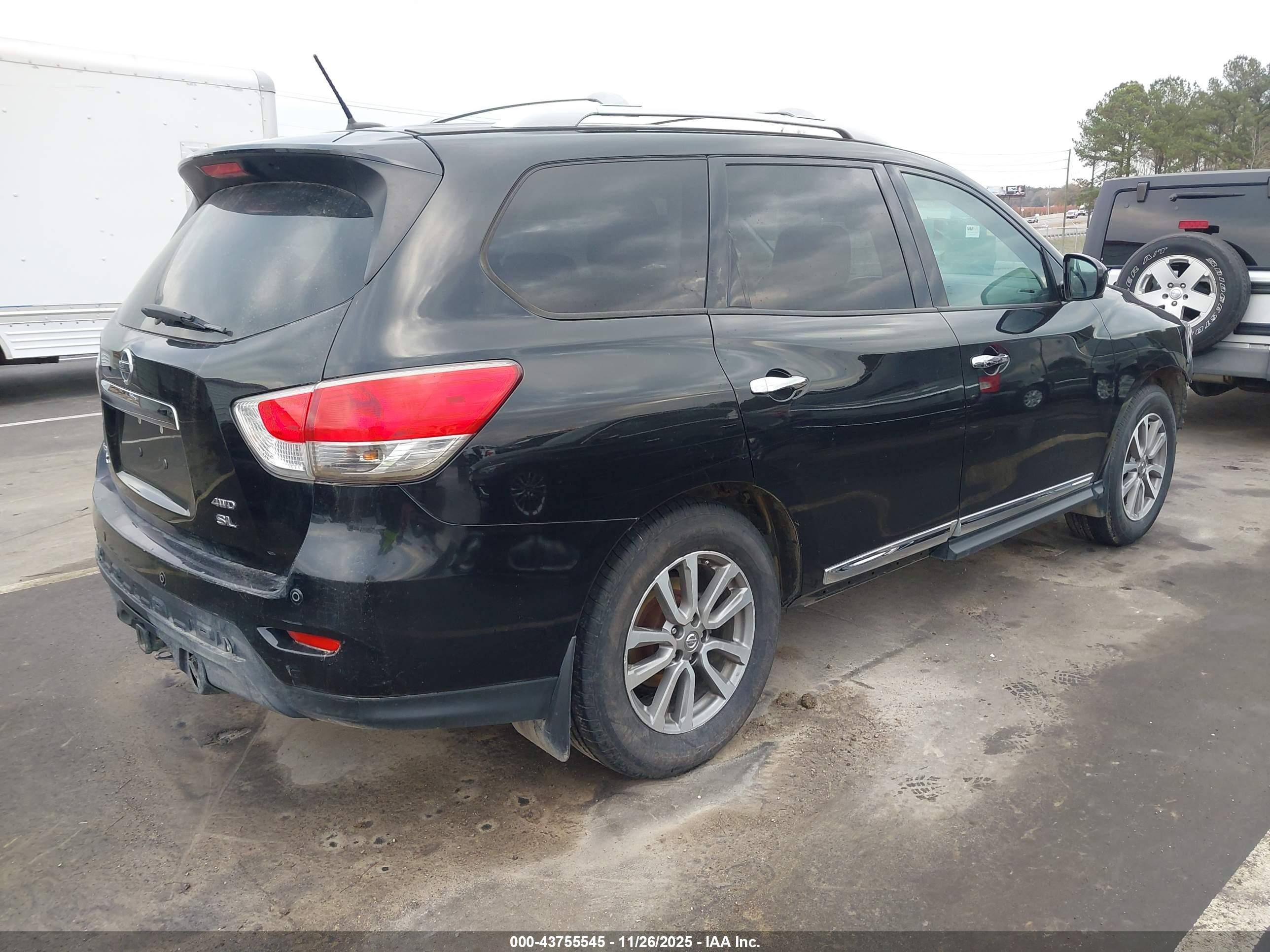 NISSAN PATHFINDER image 4