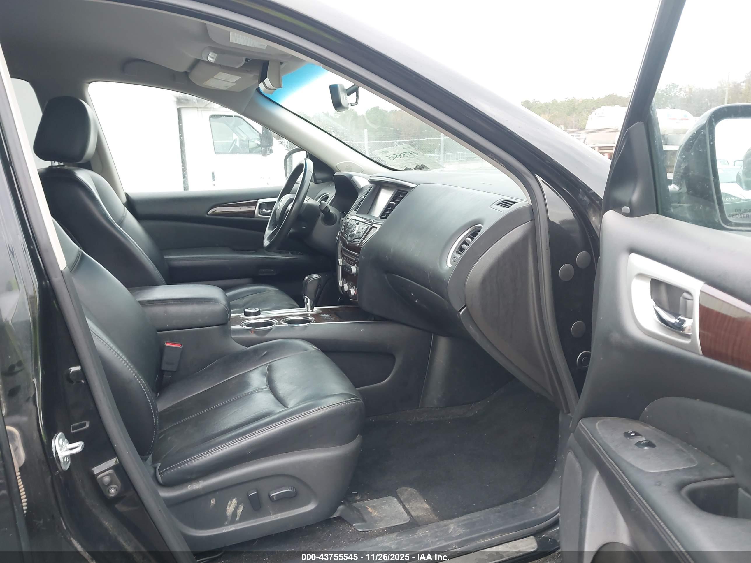 NISSAN PATHFINDER image 5