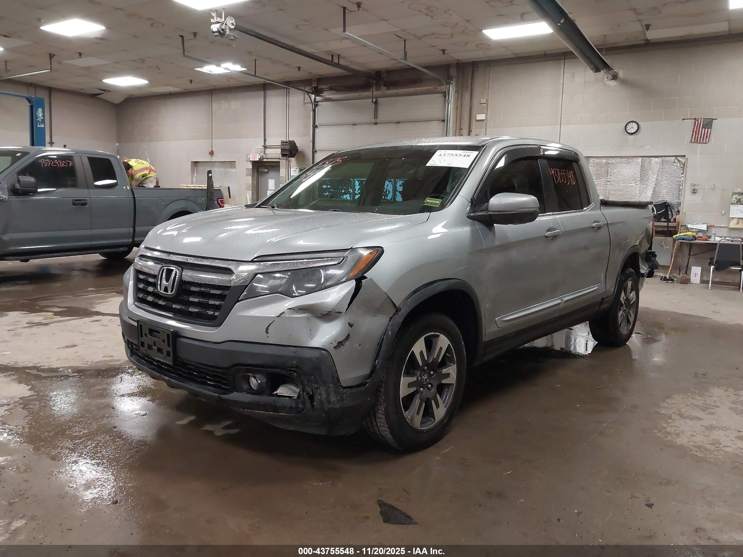 HONDA RIDGELINE image 2