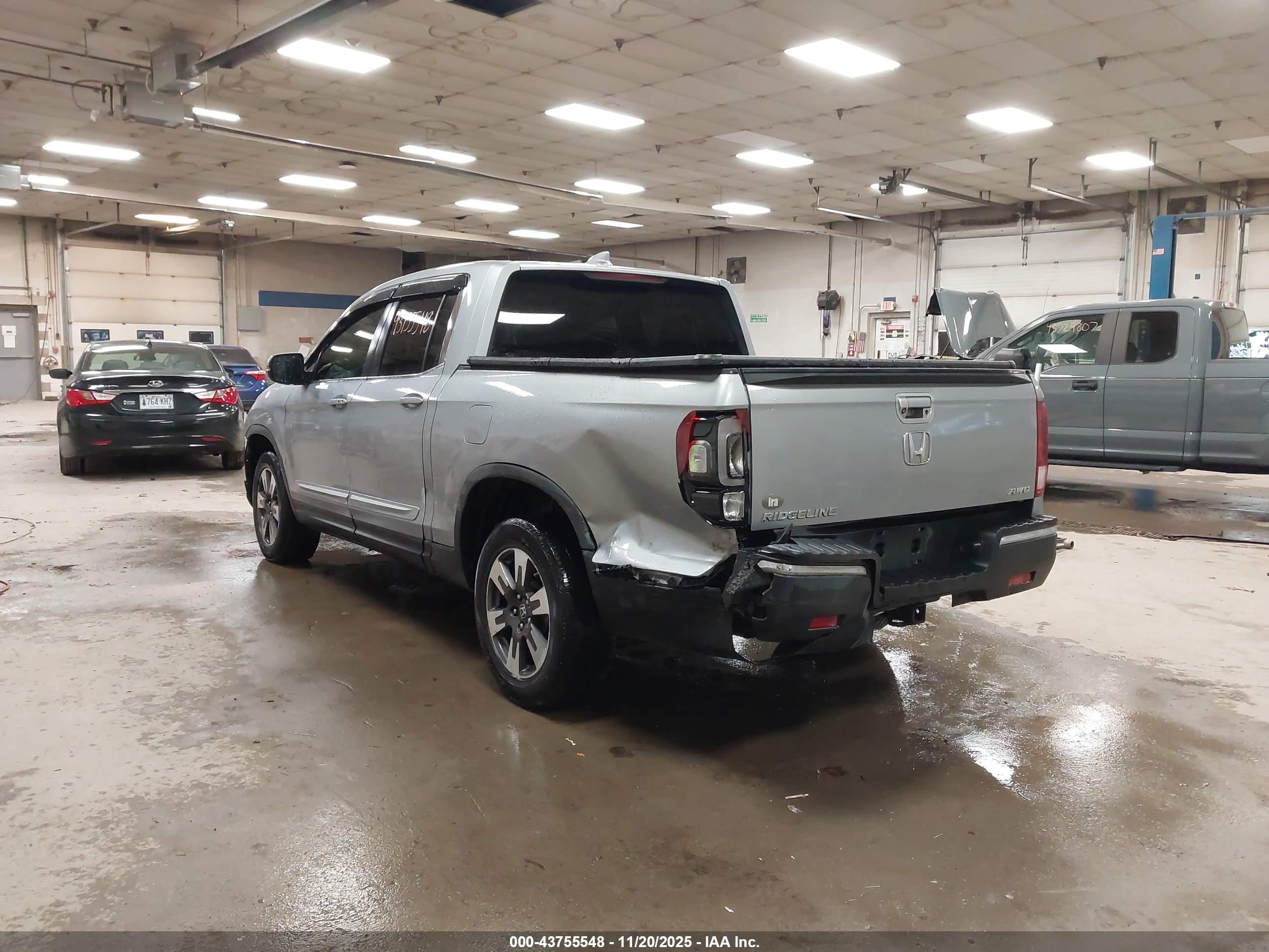 HONDA RIDGELINE image 3