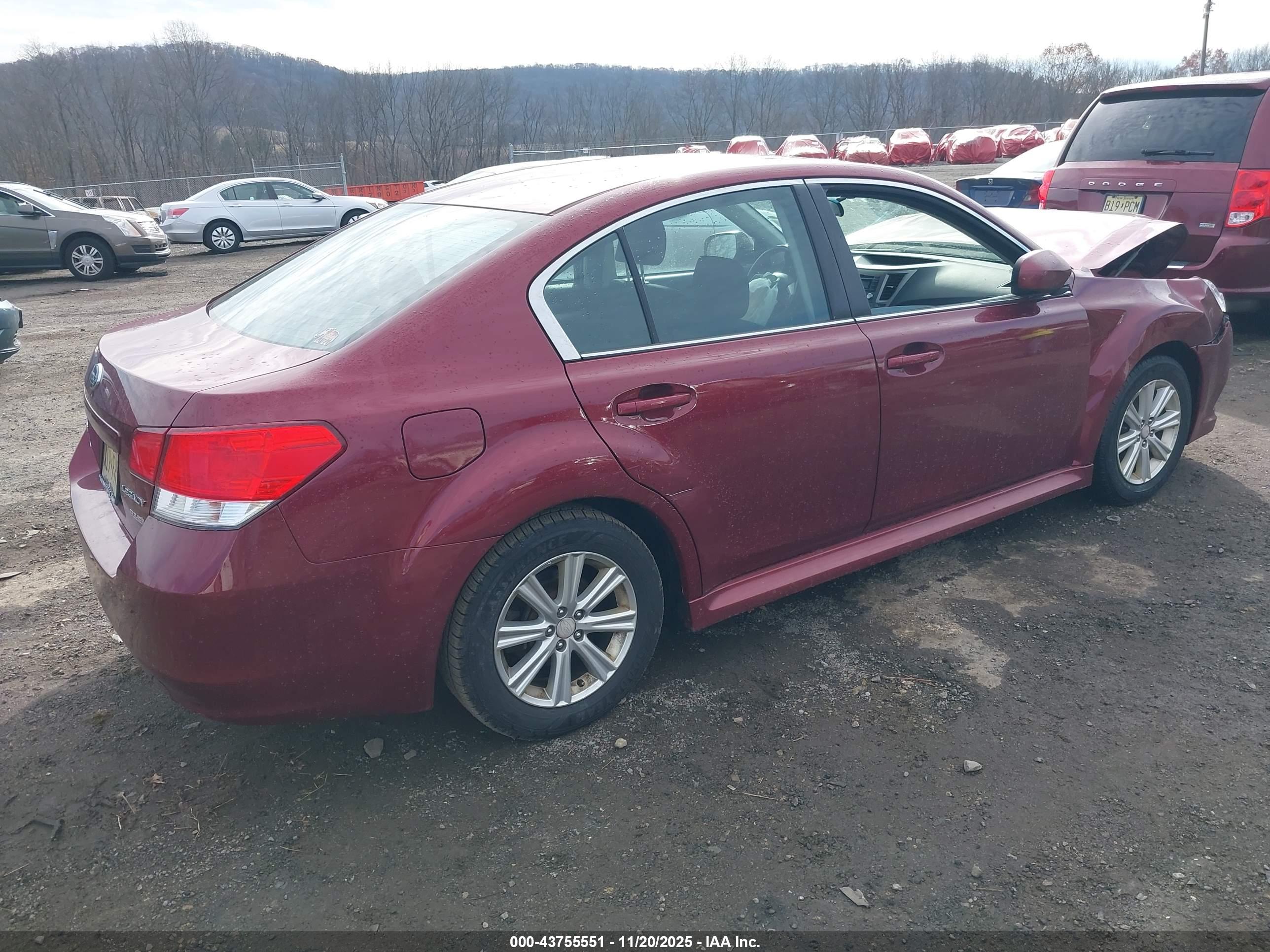 SUBARU LEGACY image 4