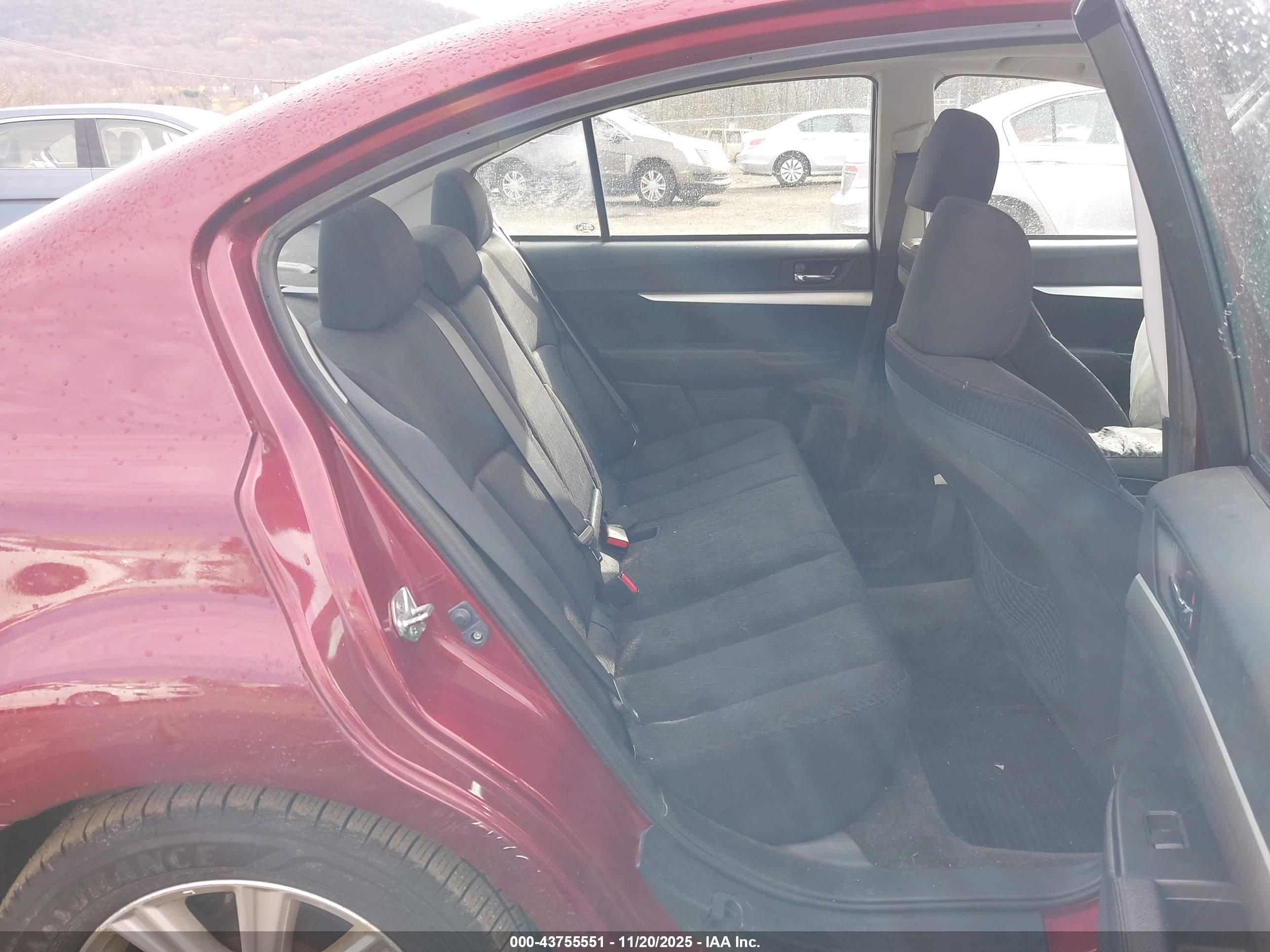 SUBARU LEGACY image 8