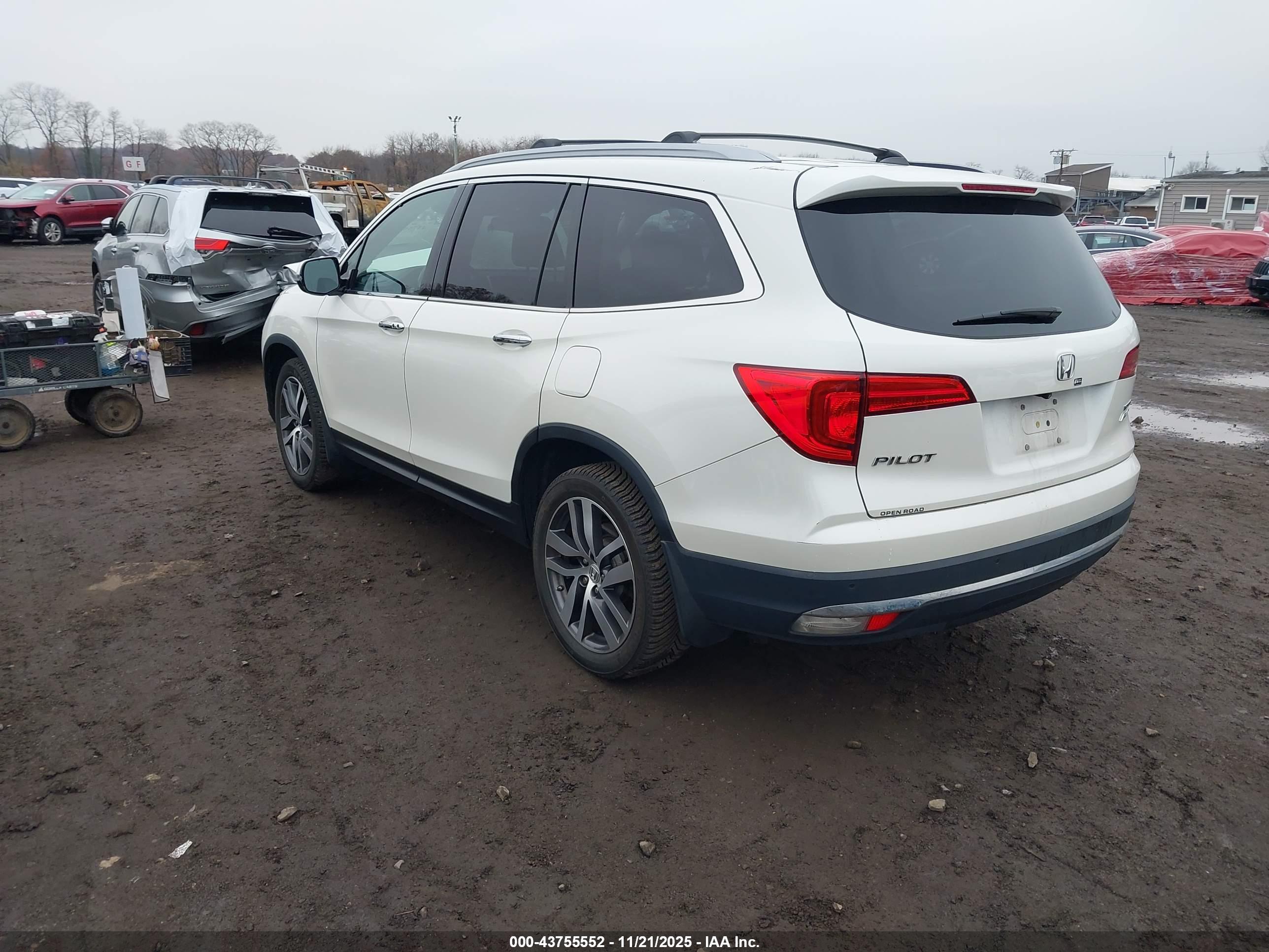 HONDA PILOT image 3