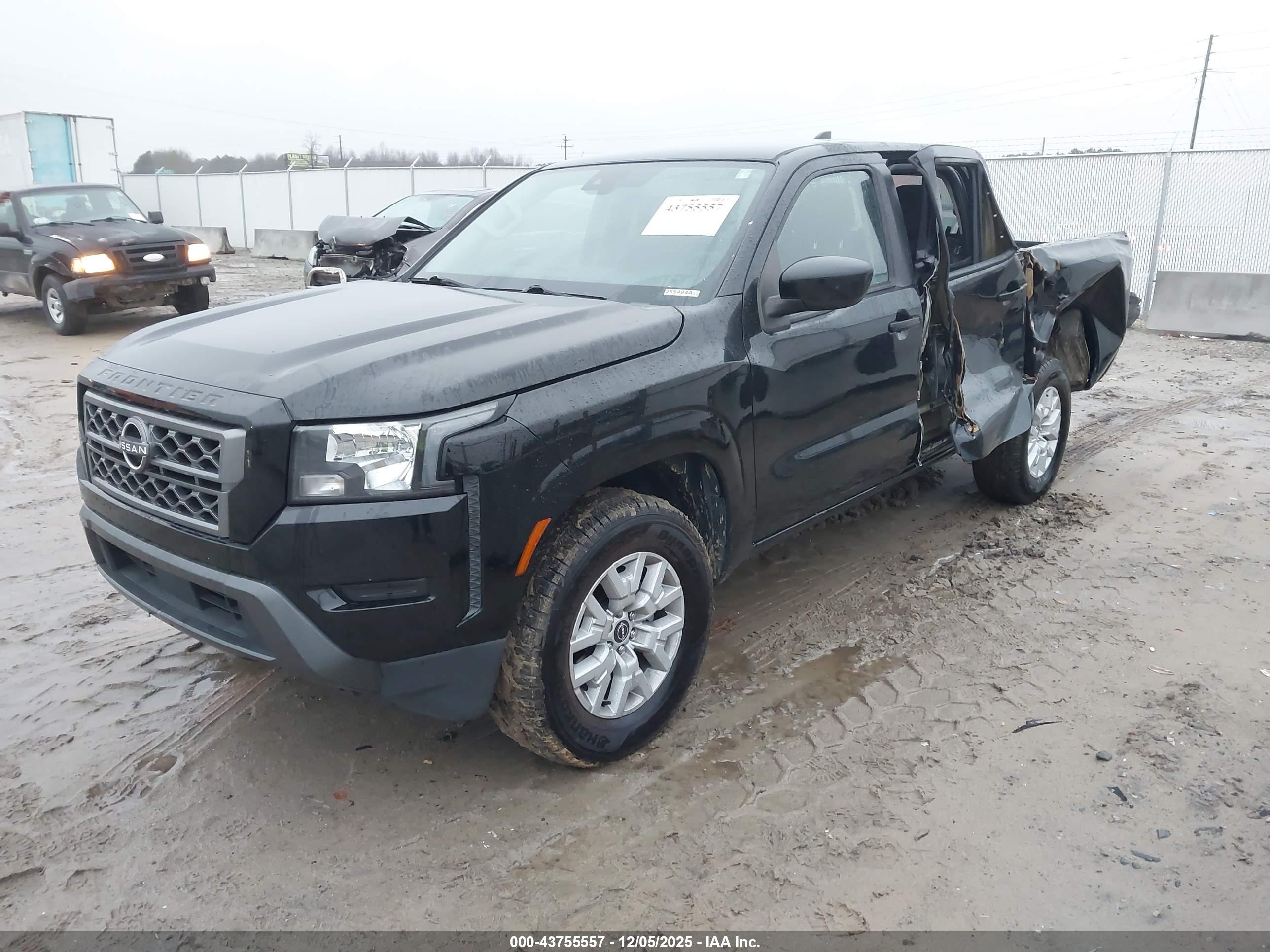NISSAN FRONTIER image 2