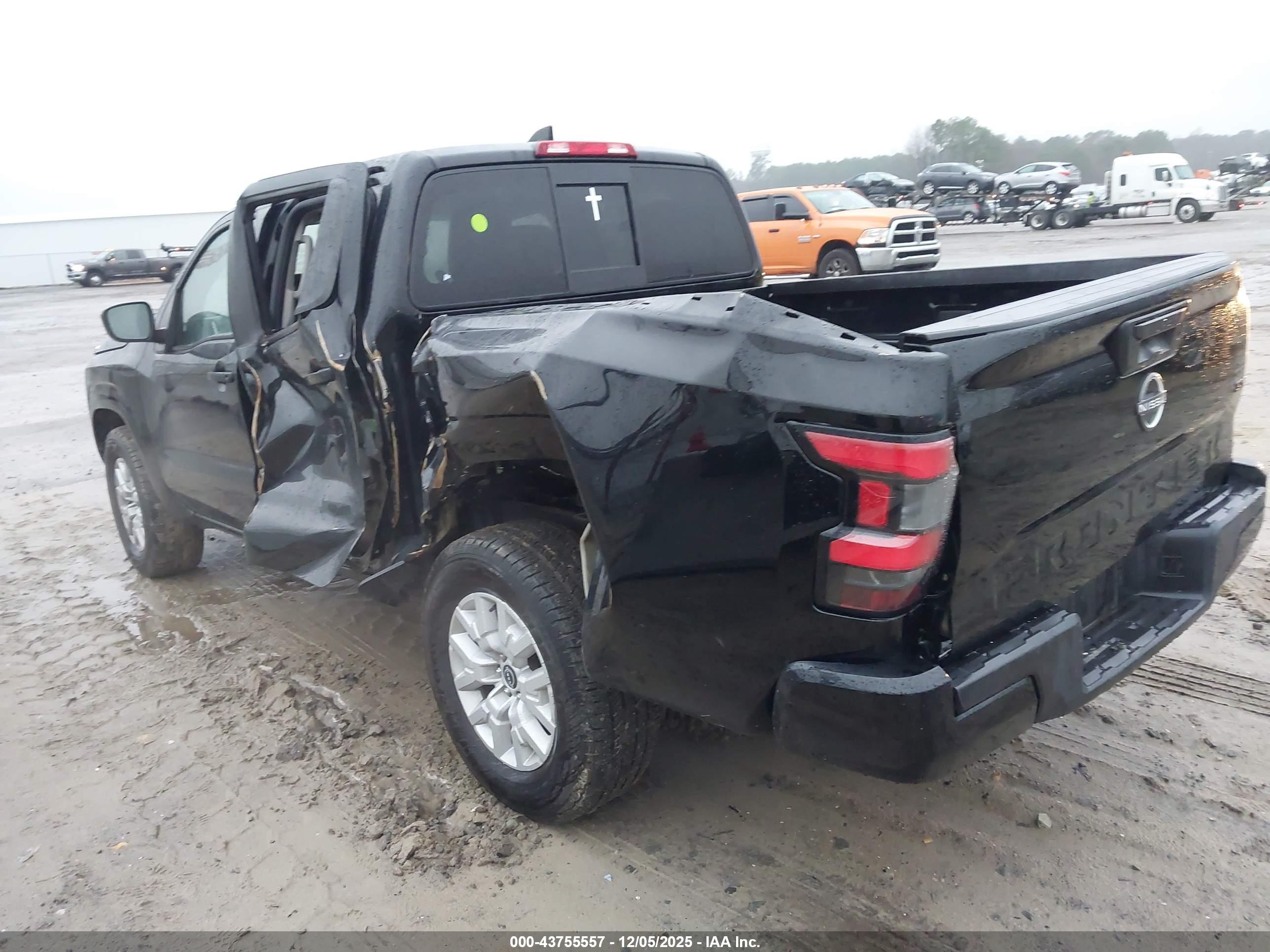 NISSAN FRONTIER image 3