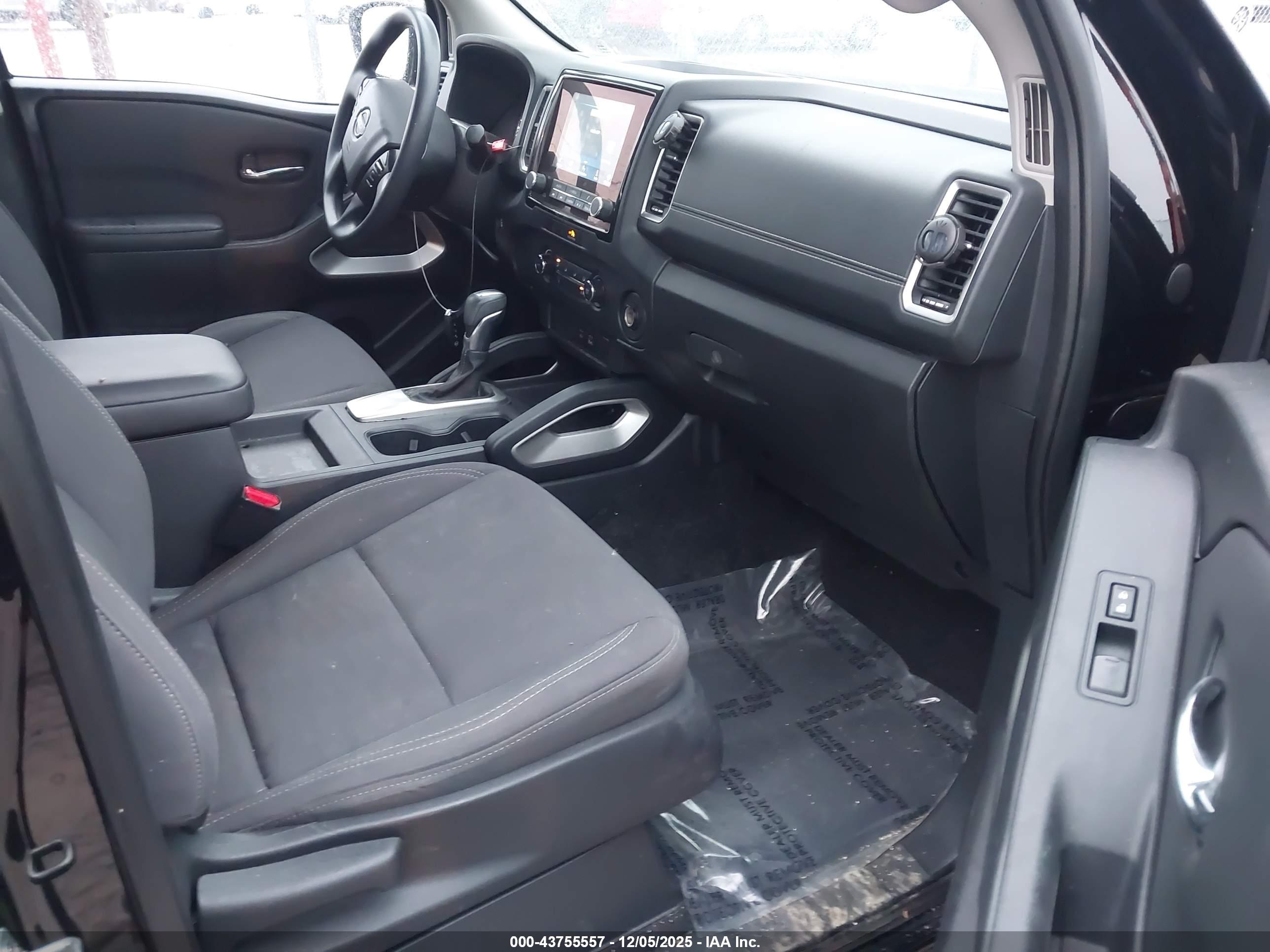 NISSAN FRONTIER image 5