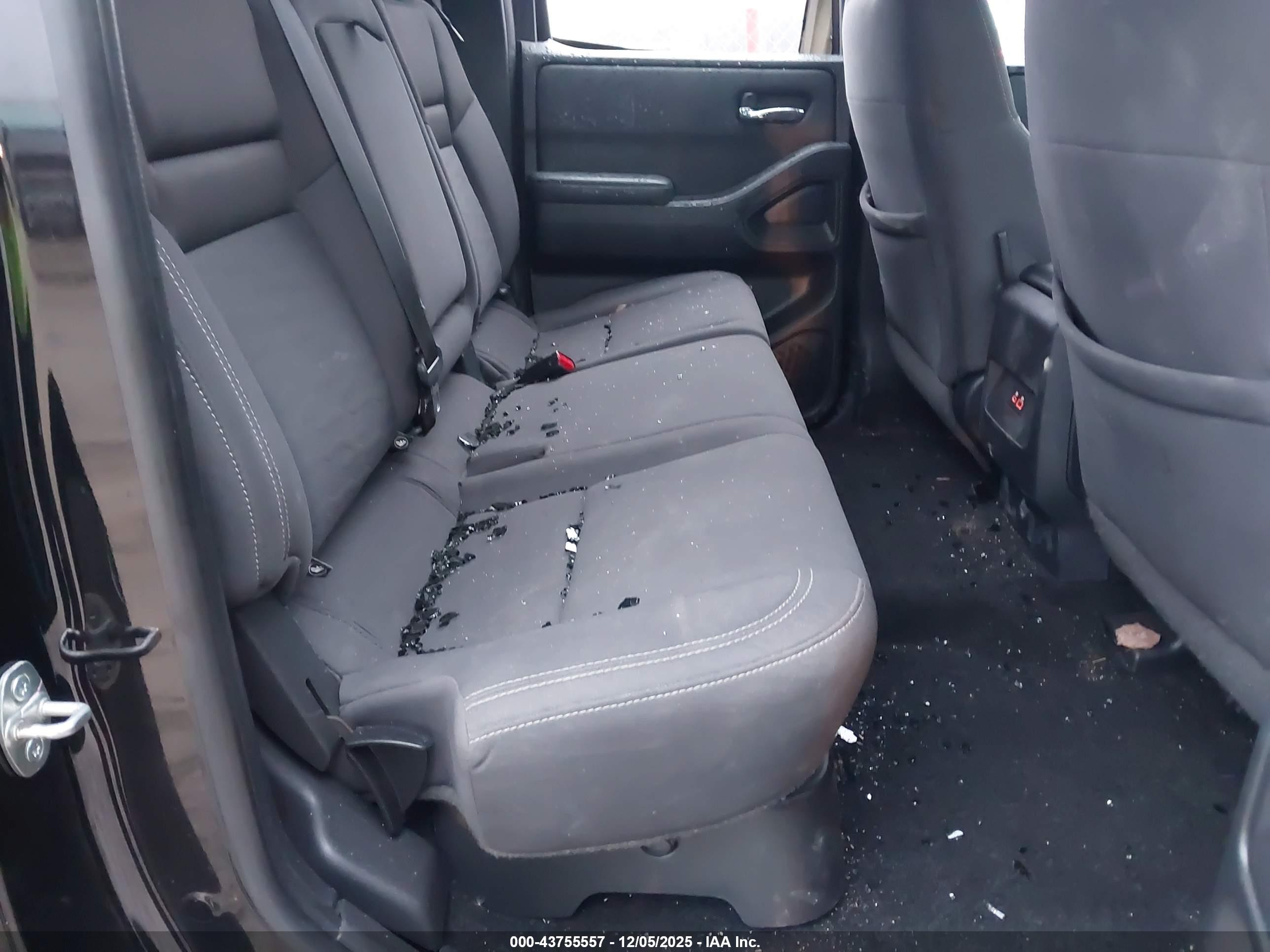 NISSAN FRONTIER image 8