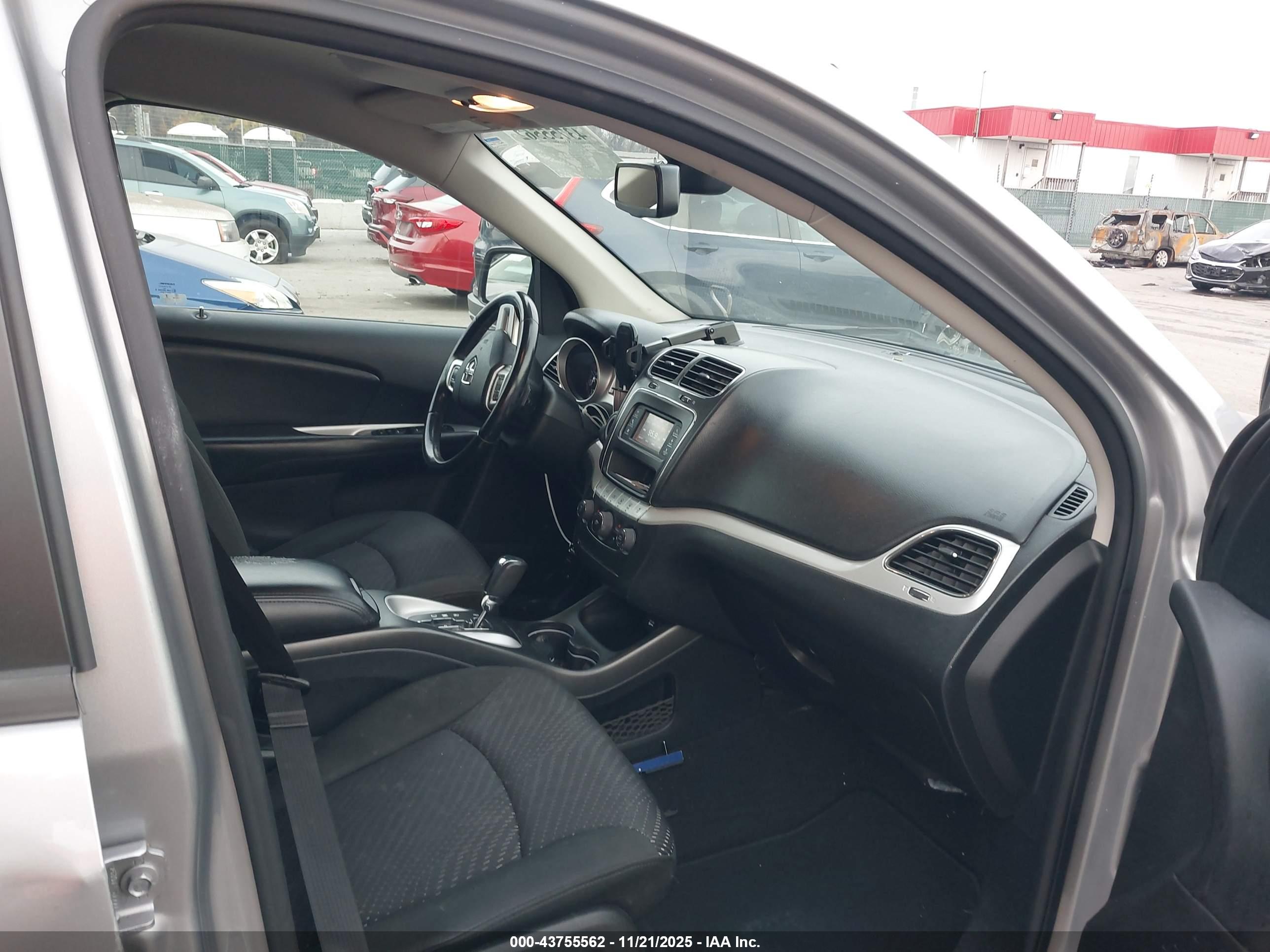 DODGE JOURNEY image 5