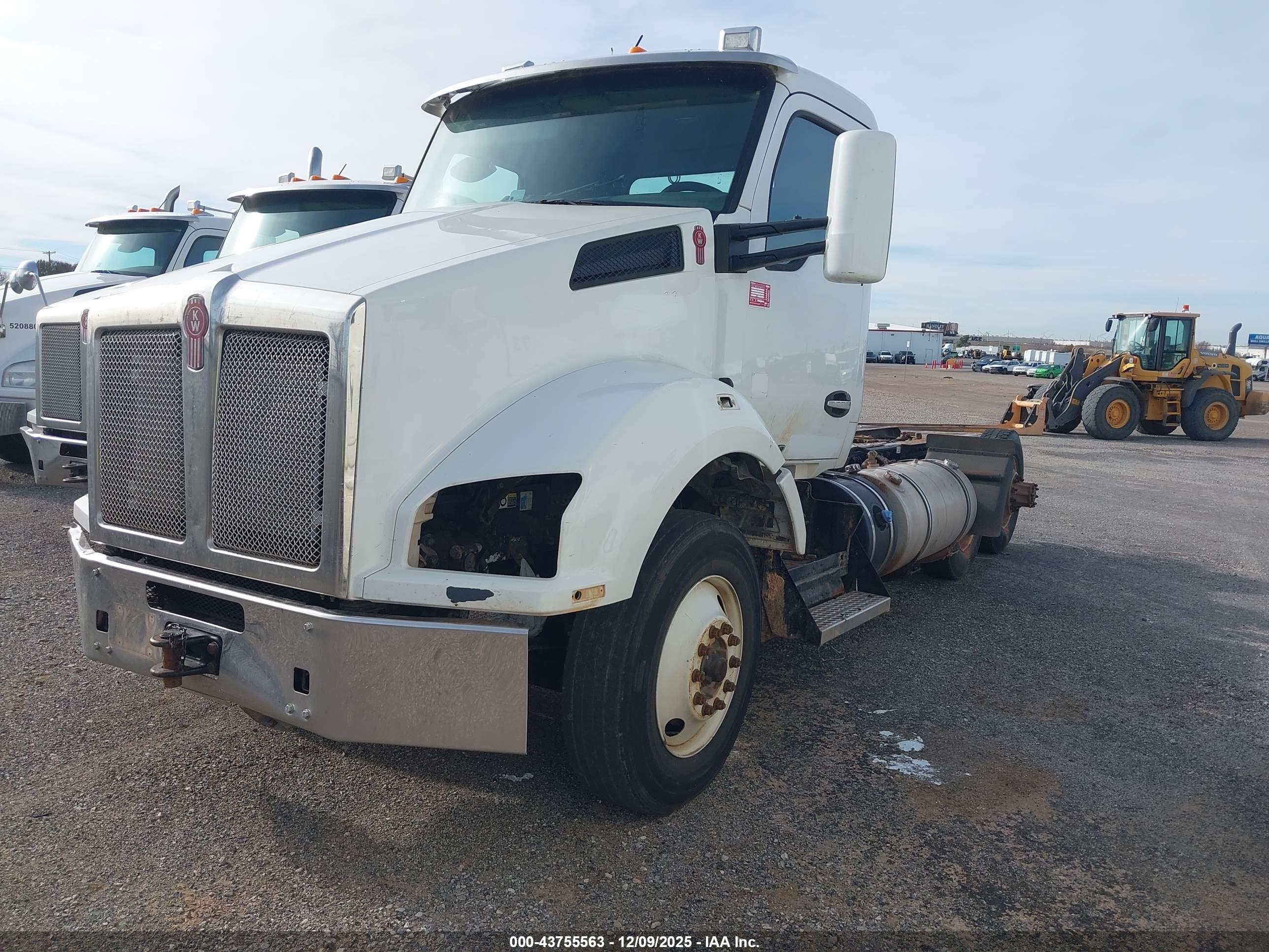 KENWORTH T880 image 2
