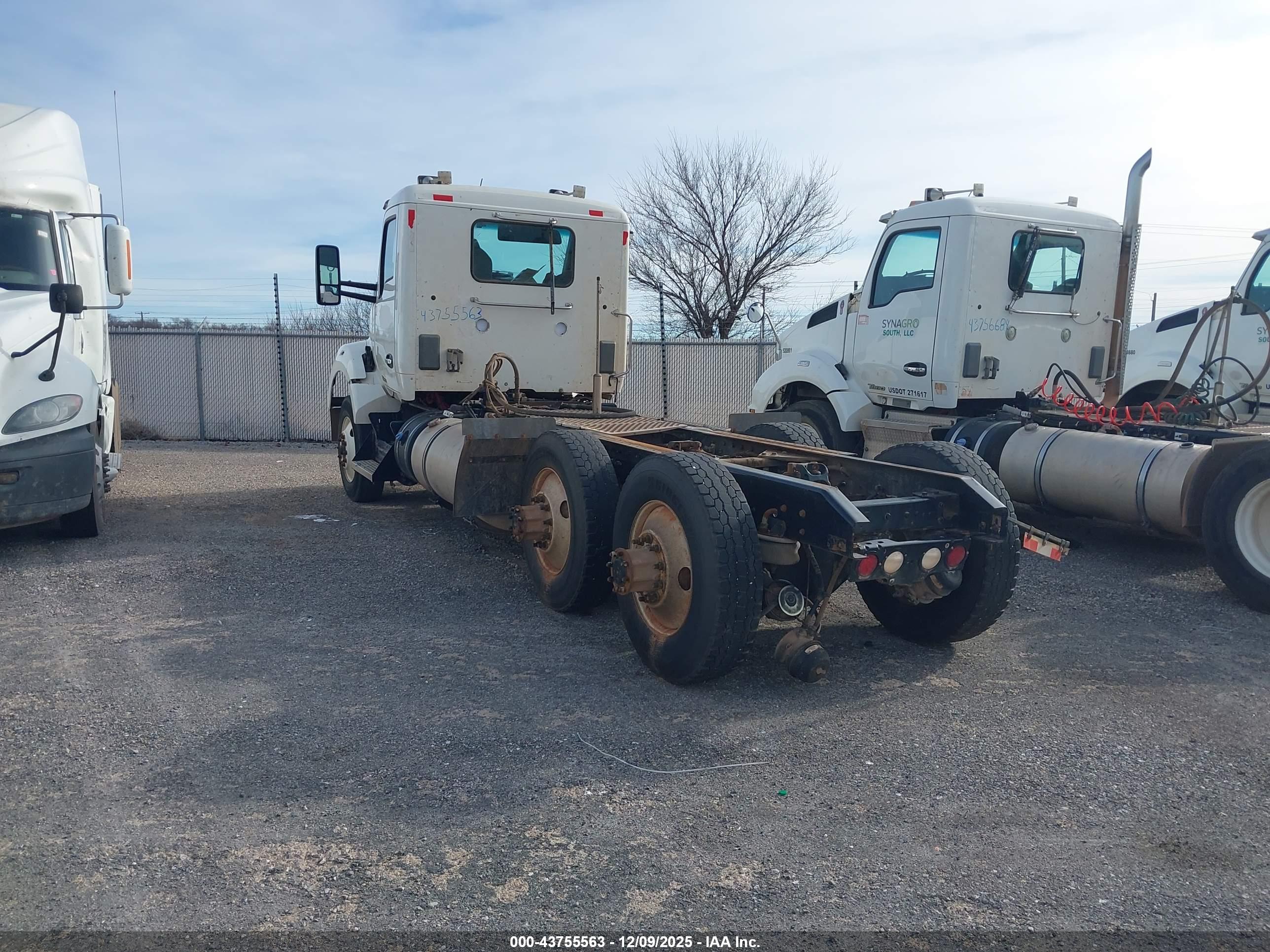 KENWORTH T880 image 3