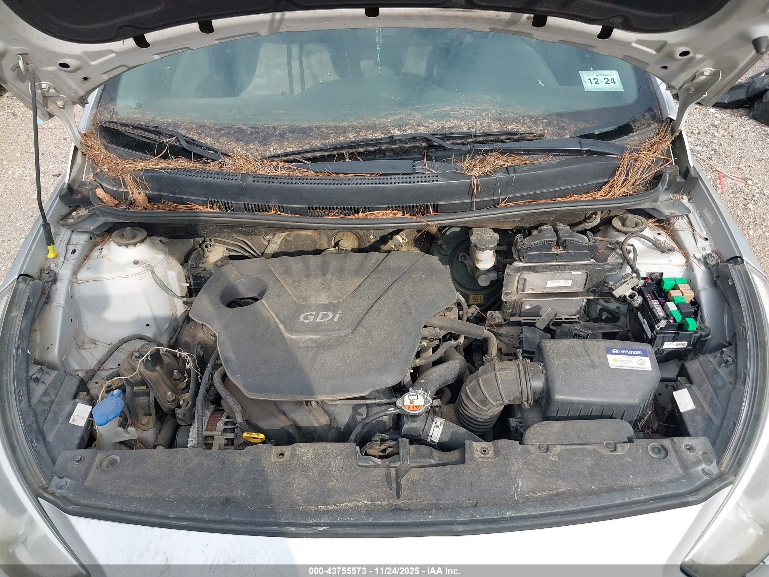 HYUNDAI ACCENT image 10