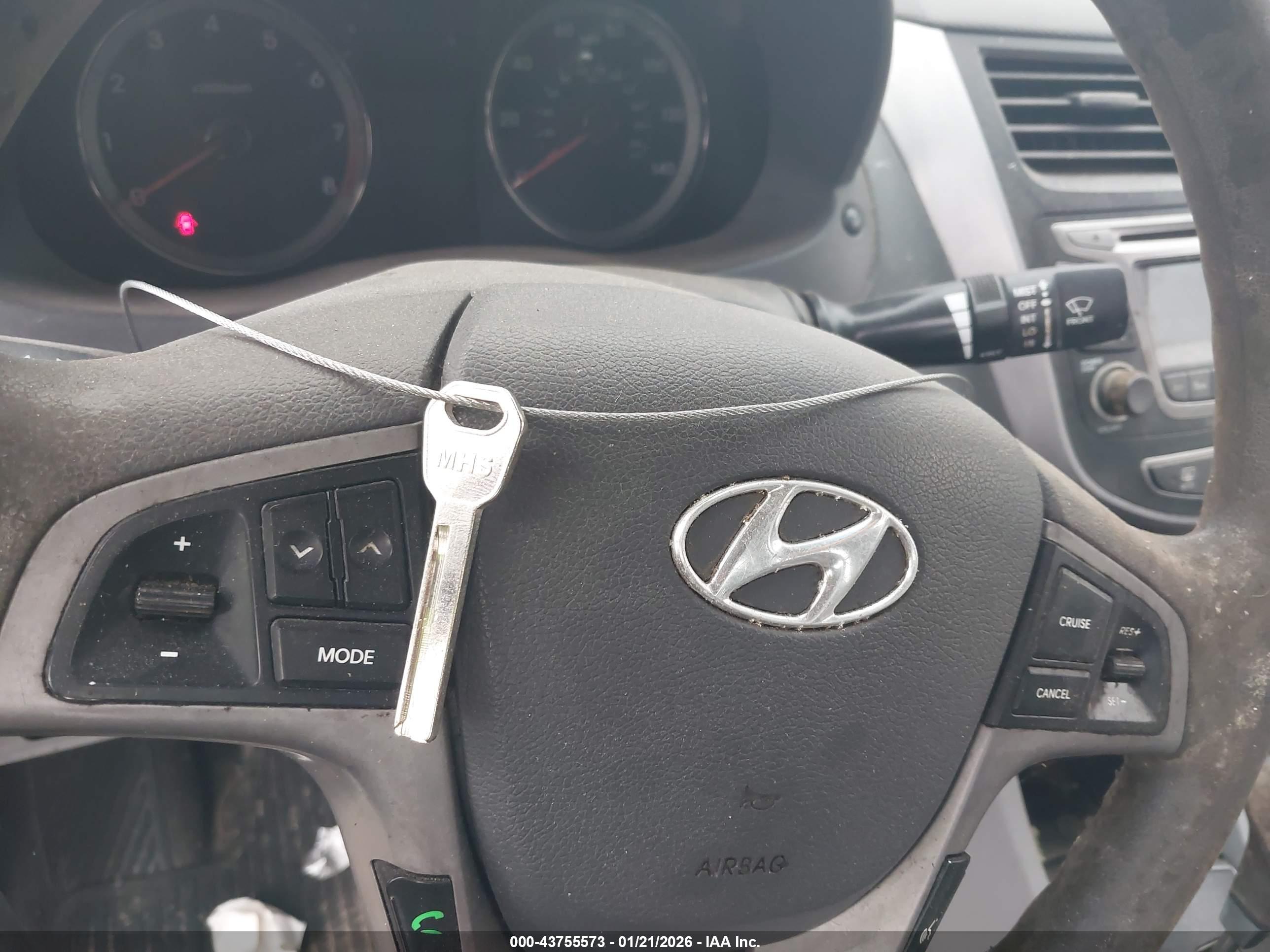 HYUNDAI ACCENT image 11