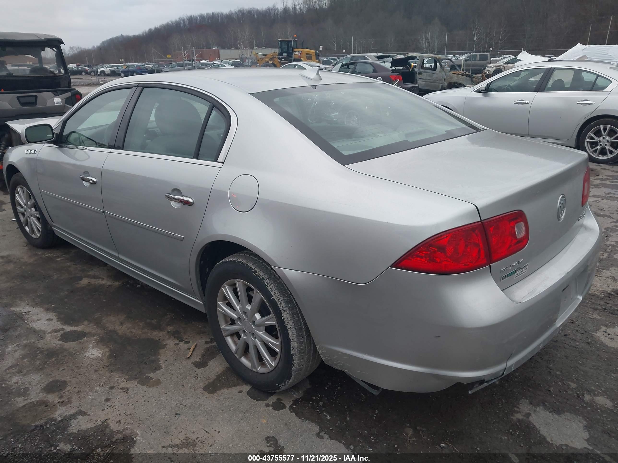 BUICK LUCERNE image 3
