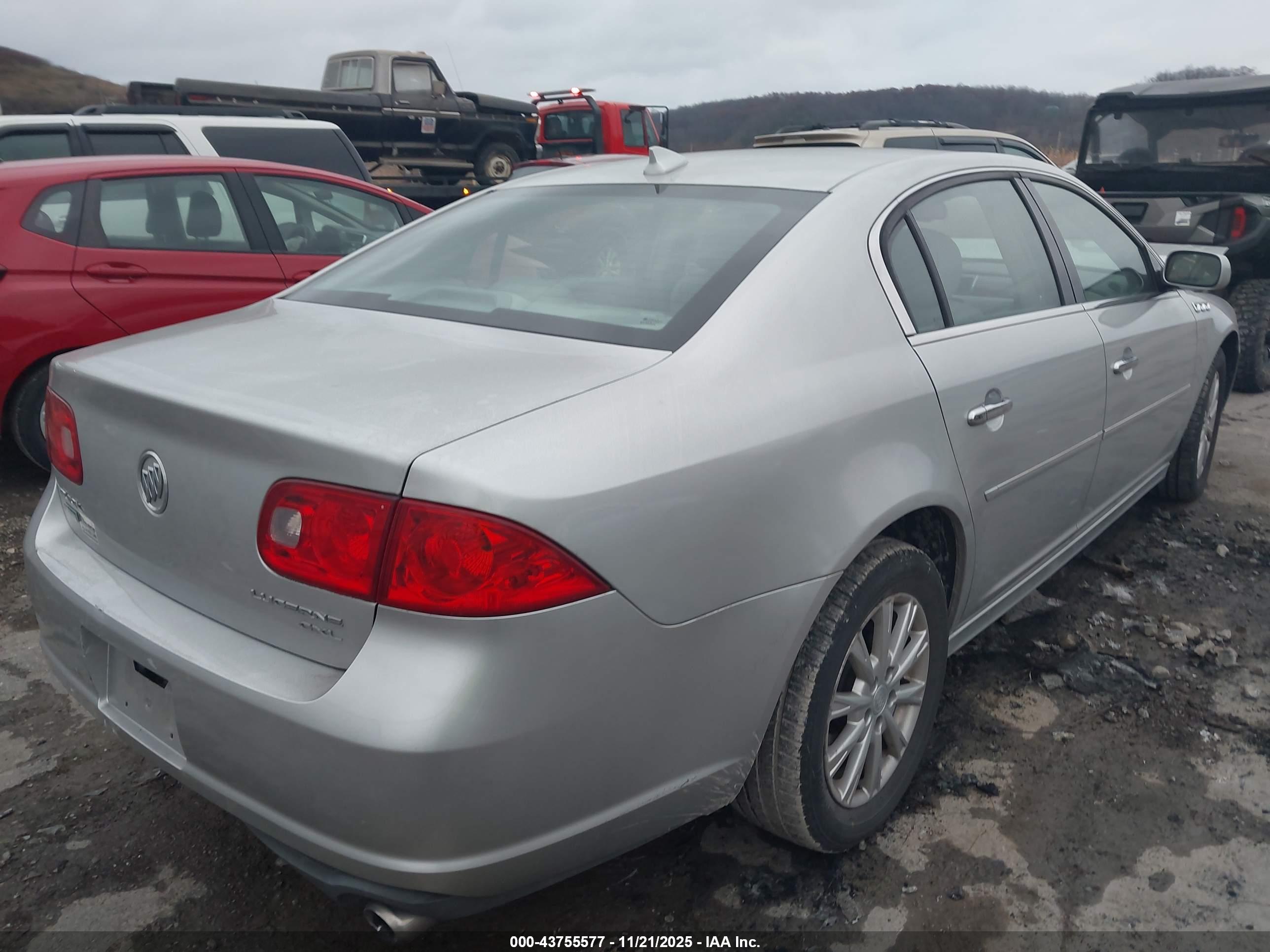 BUICK LUCERNE image 4