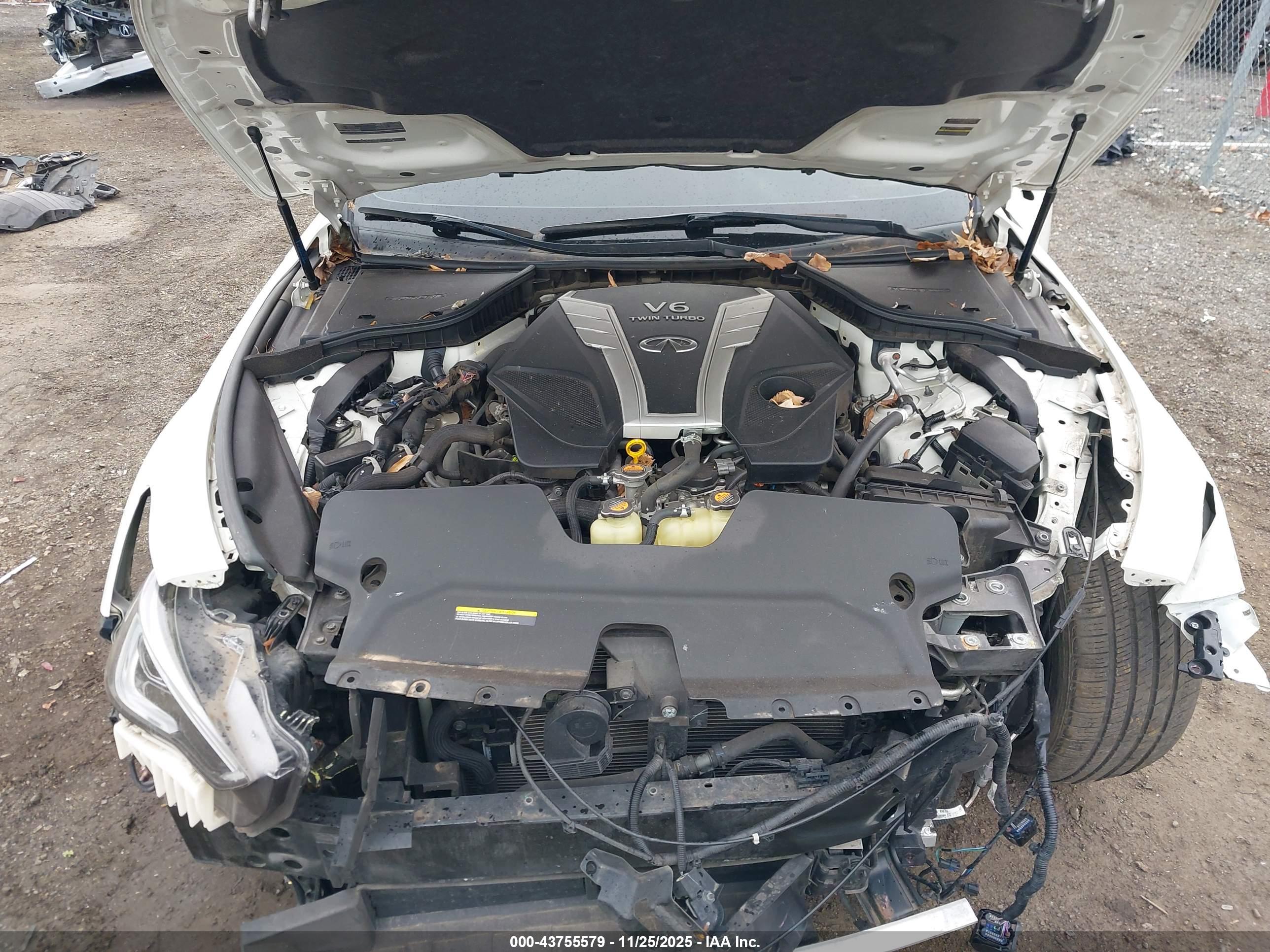INFINITI Q60 image 10