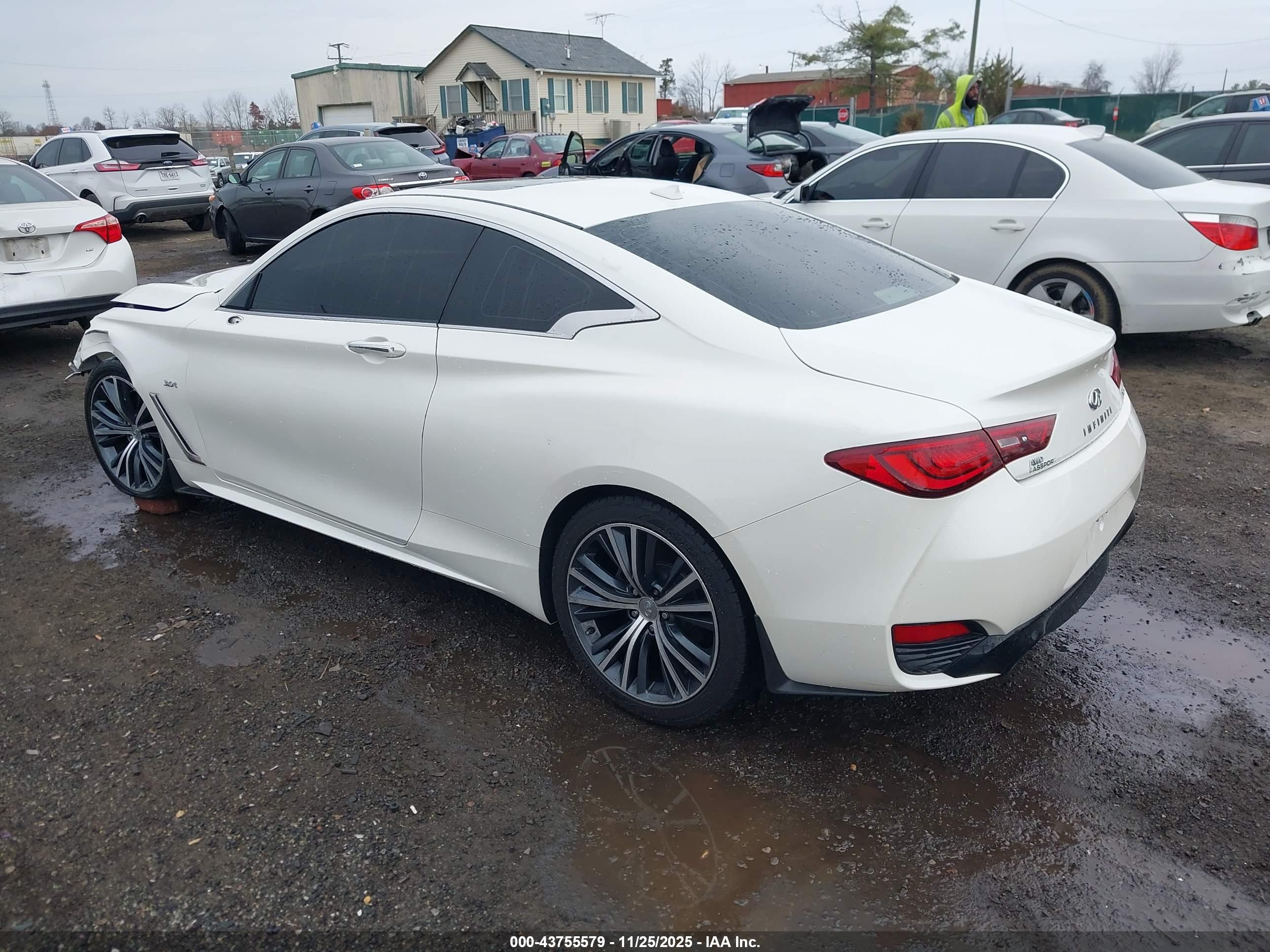 INFINITI Q60 image 3