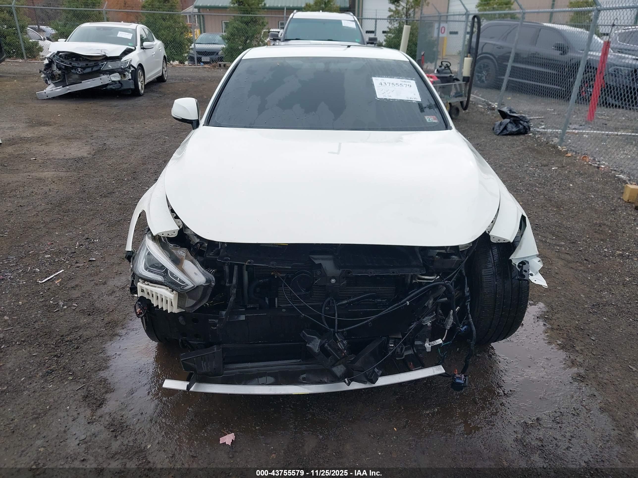 INFINITI Q60 image 6