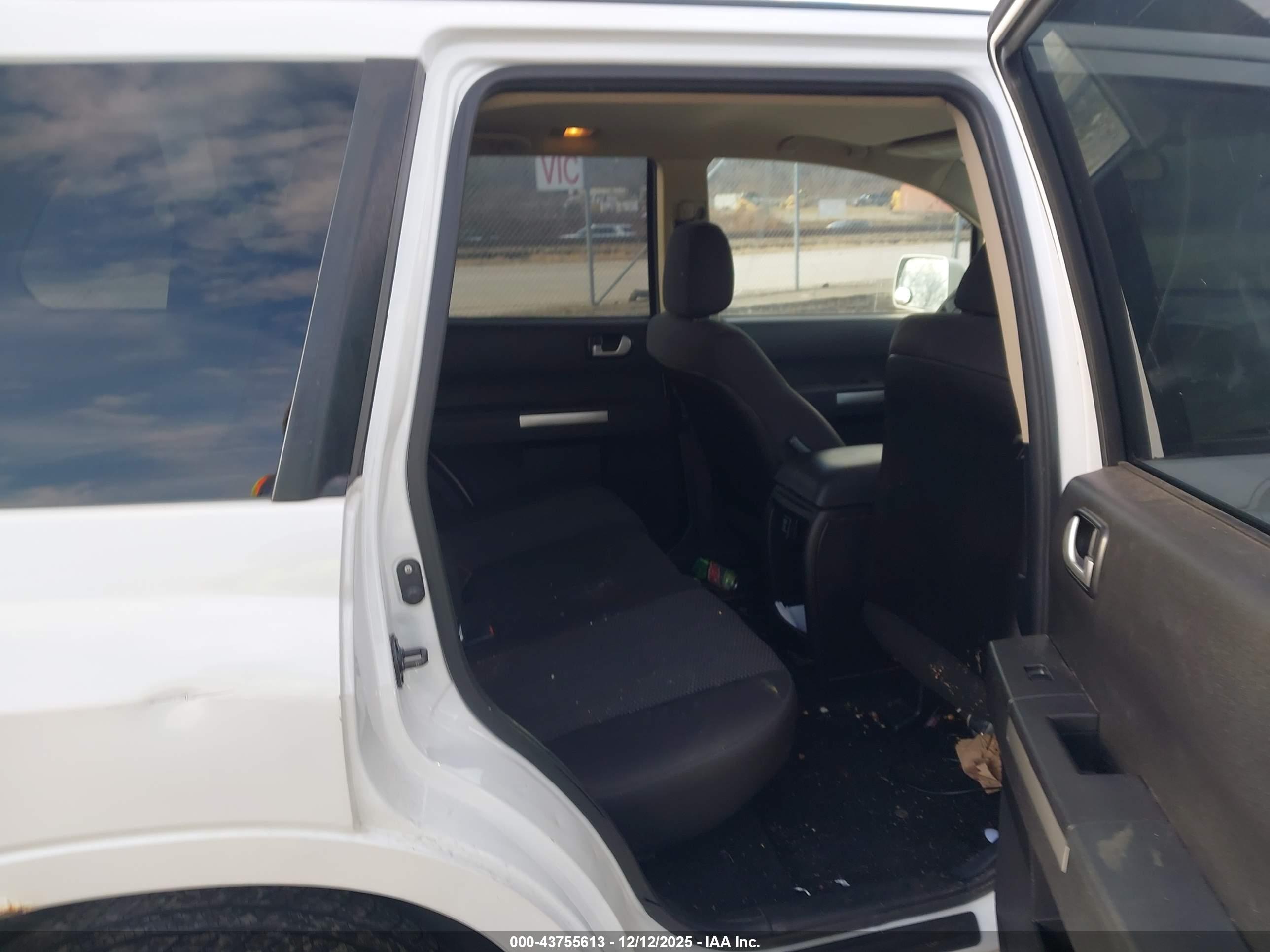 MITSUBISHI ENDEAVOR image 8