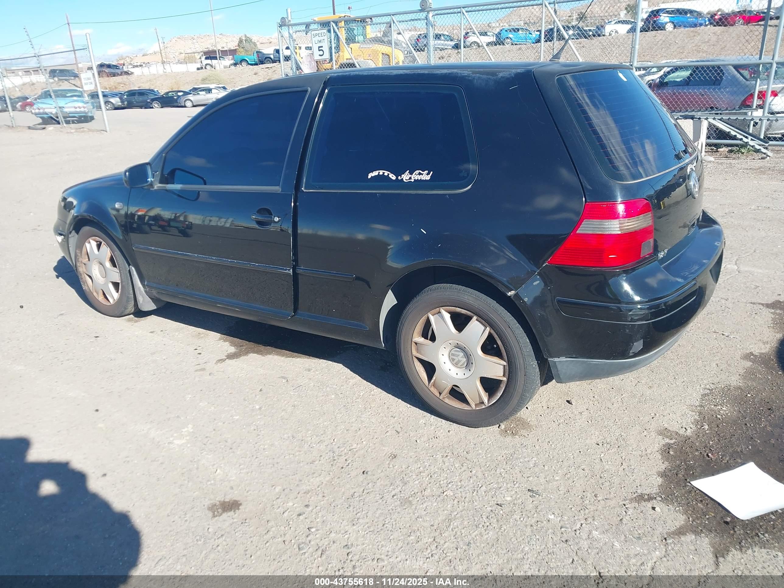 VOLKSWAGEN GTI image 3