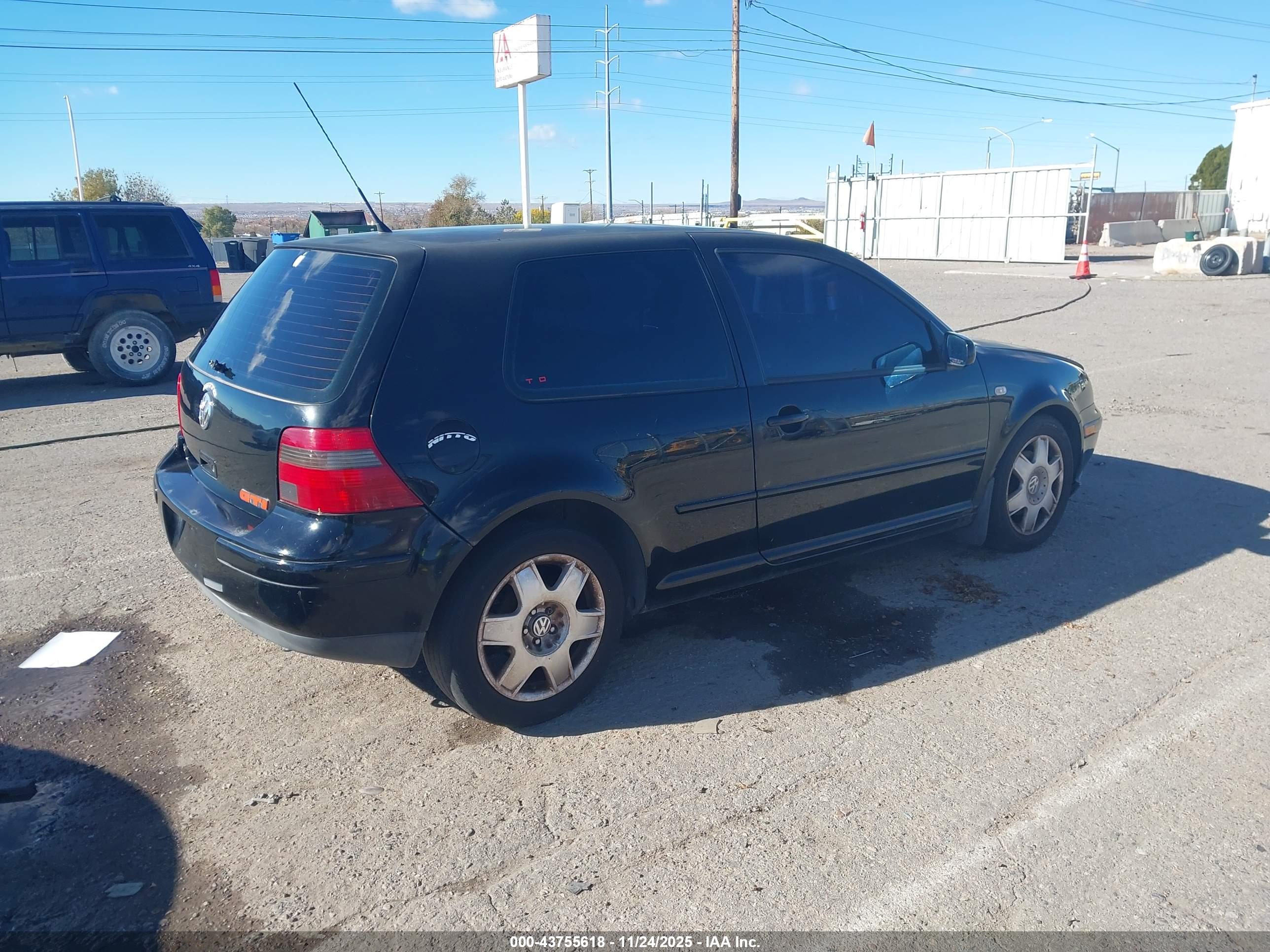 VOLKSWAGEN GTI image 4