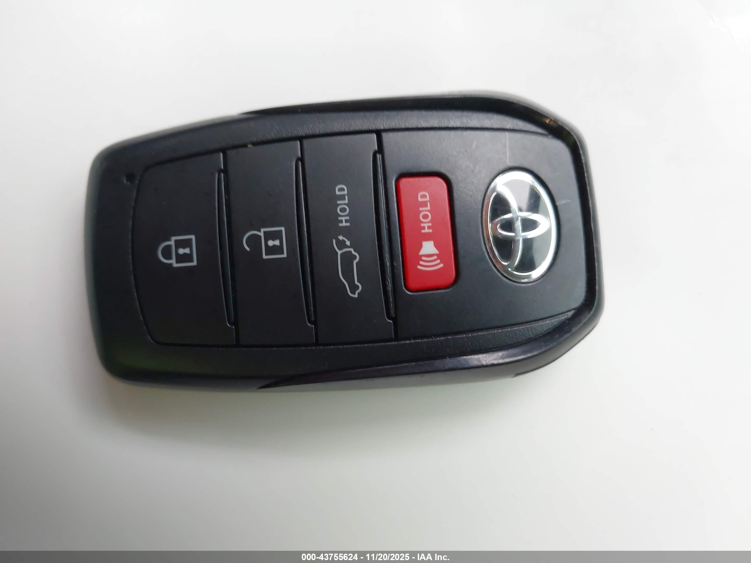 TOYOTA COROLLA image 11